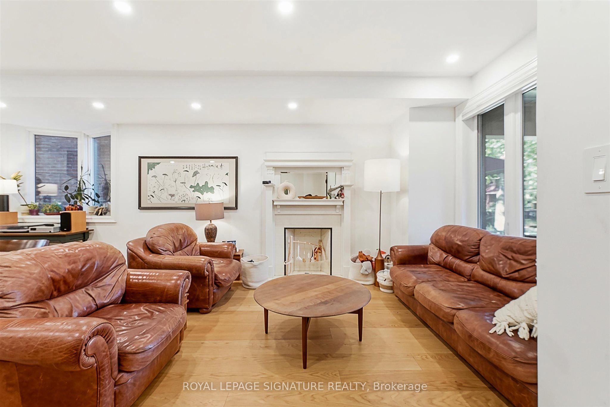 350 Delaware Avenue, Toronto 5