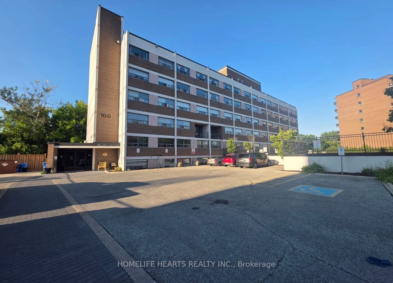 Unit 407 - 188 Mill Street S, Brampton 3