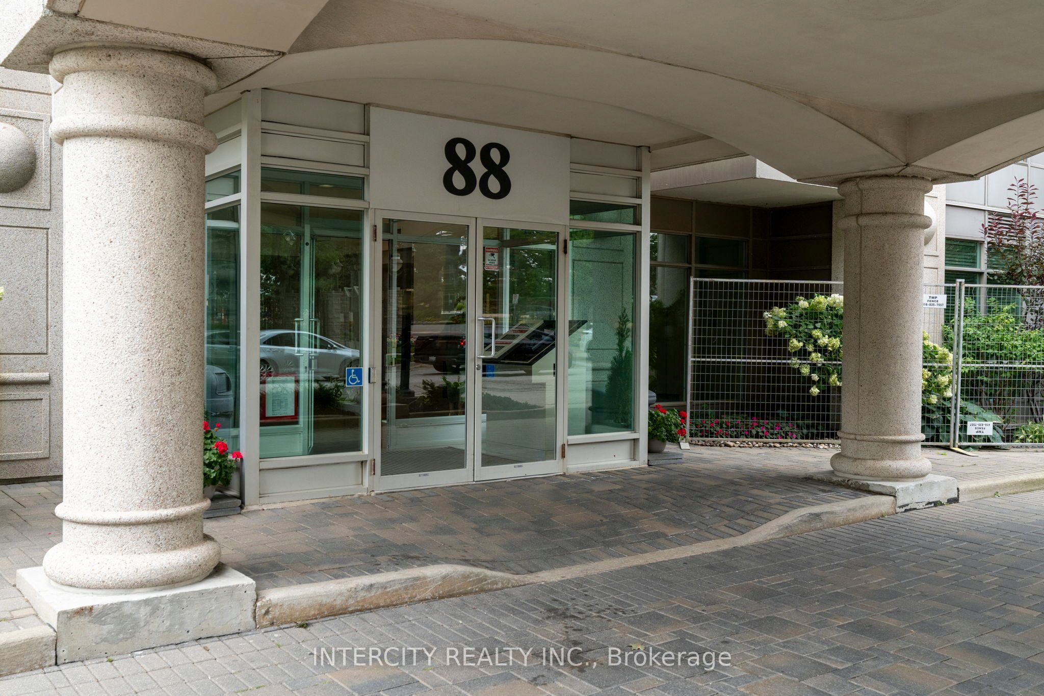 Unit 907 - 88 Palace Pier Court, Etobicoke 3
