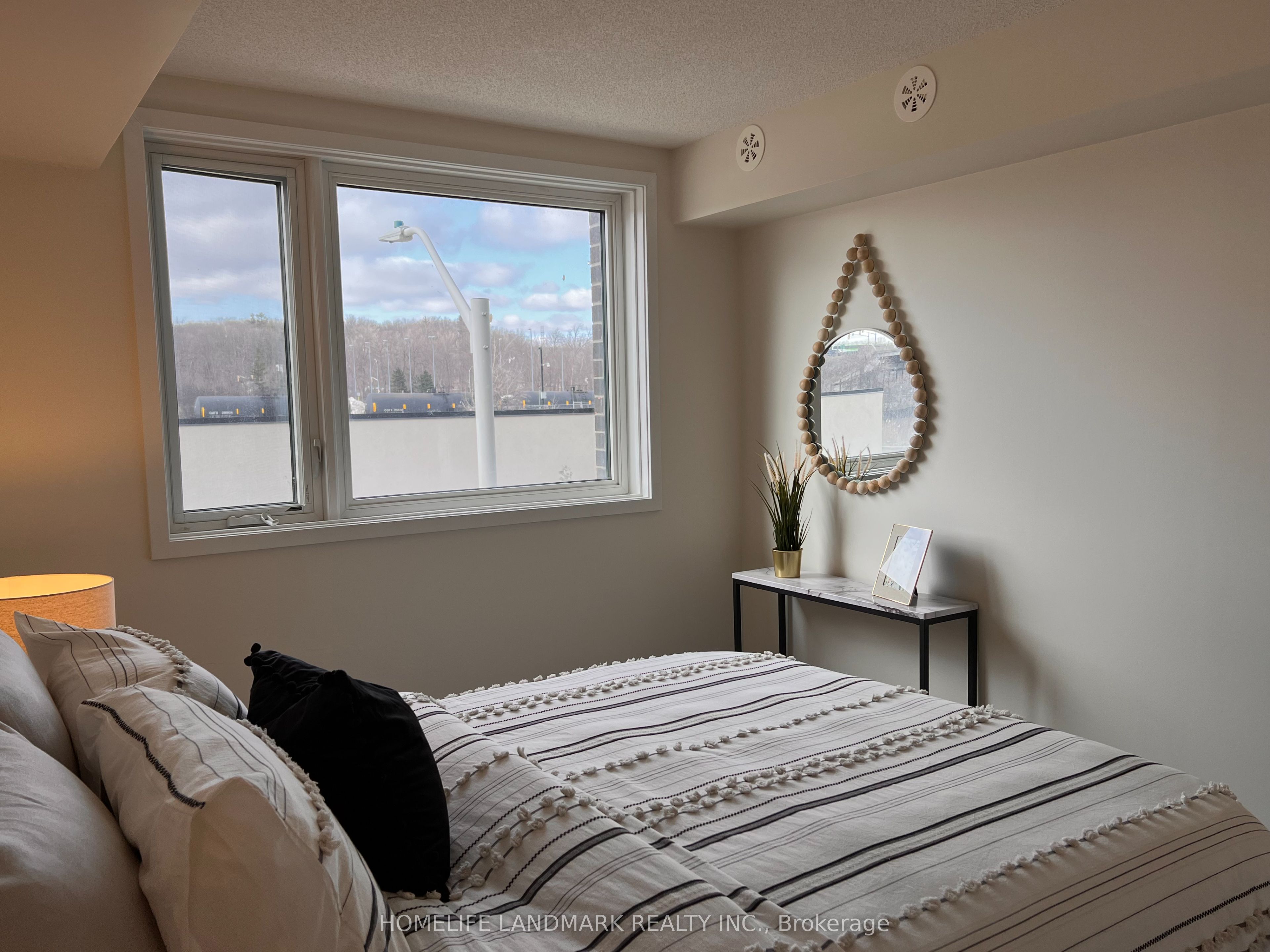 Unit 102 - 1135 Cooke Boulevard, Burlington 4