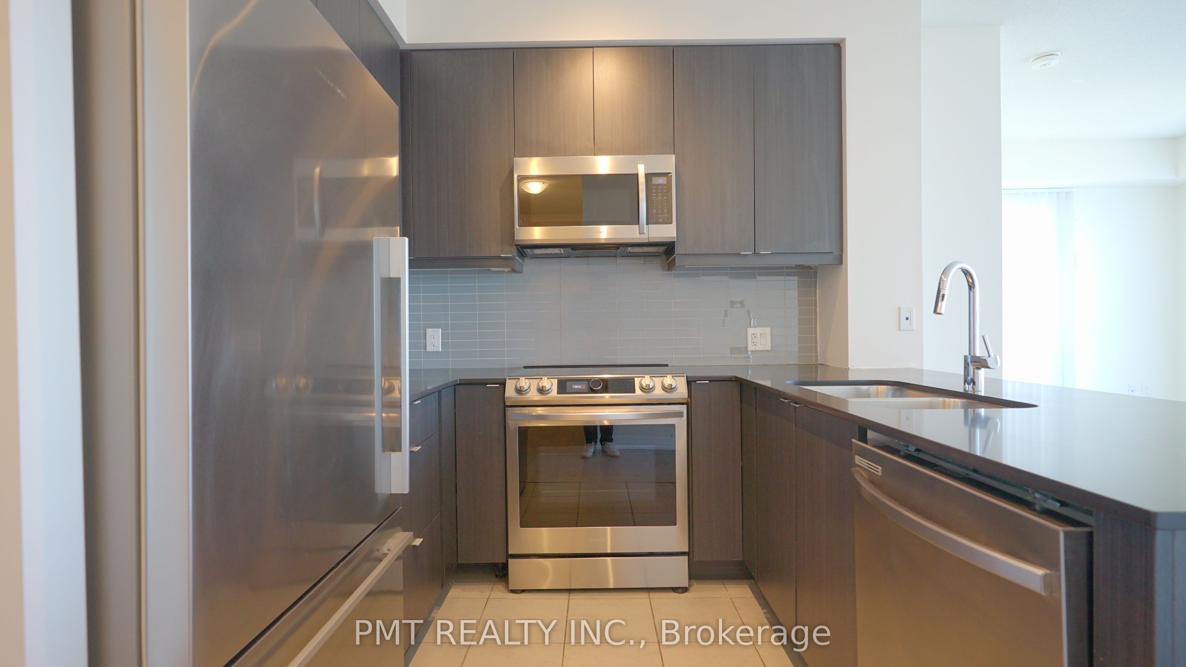 Unit 1402 - 50 Thomas Riley Road, Etobicoke 4