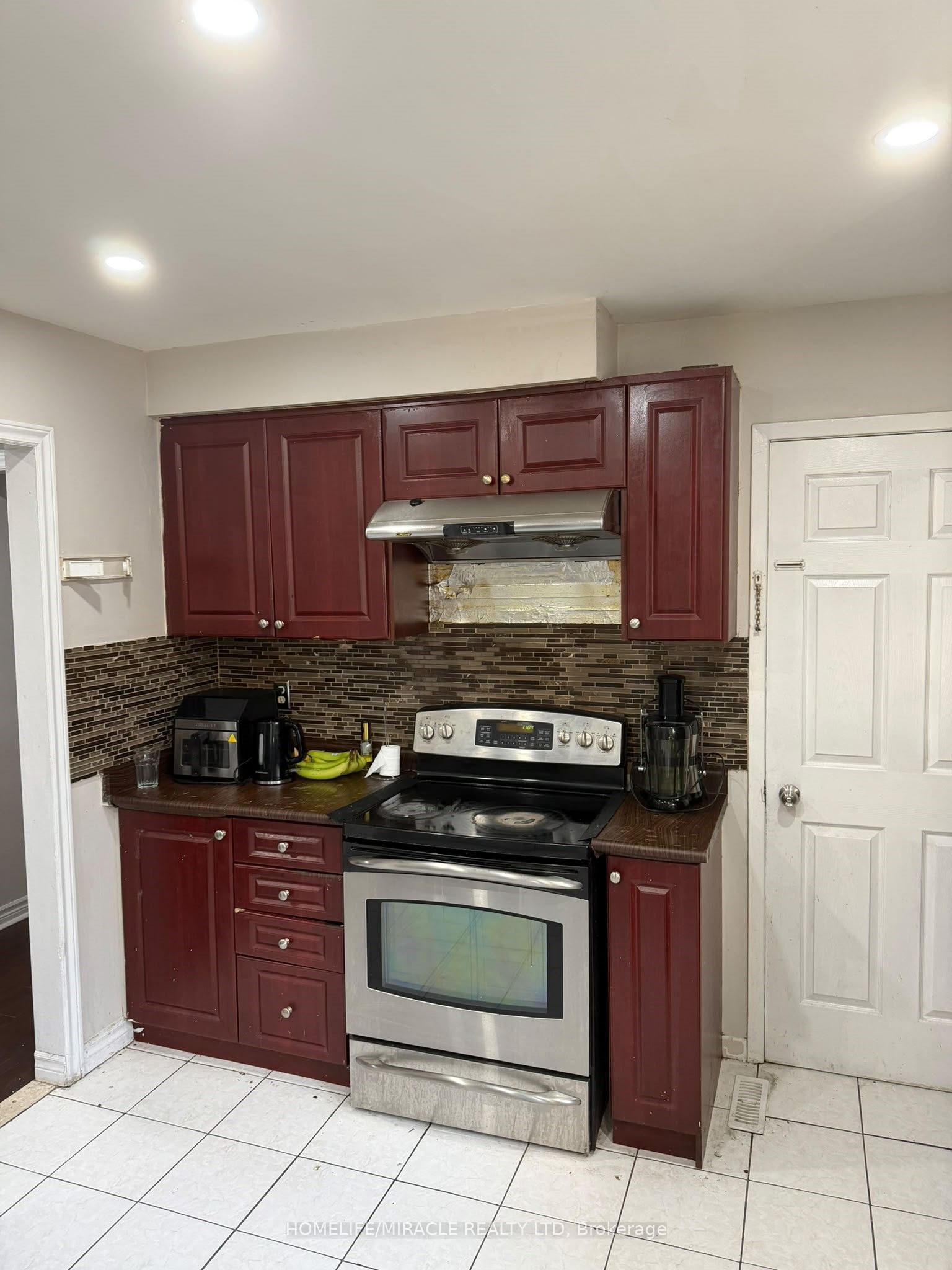 25 Four Leaf Drive, Etobicoke 4