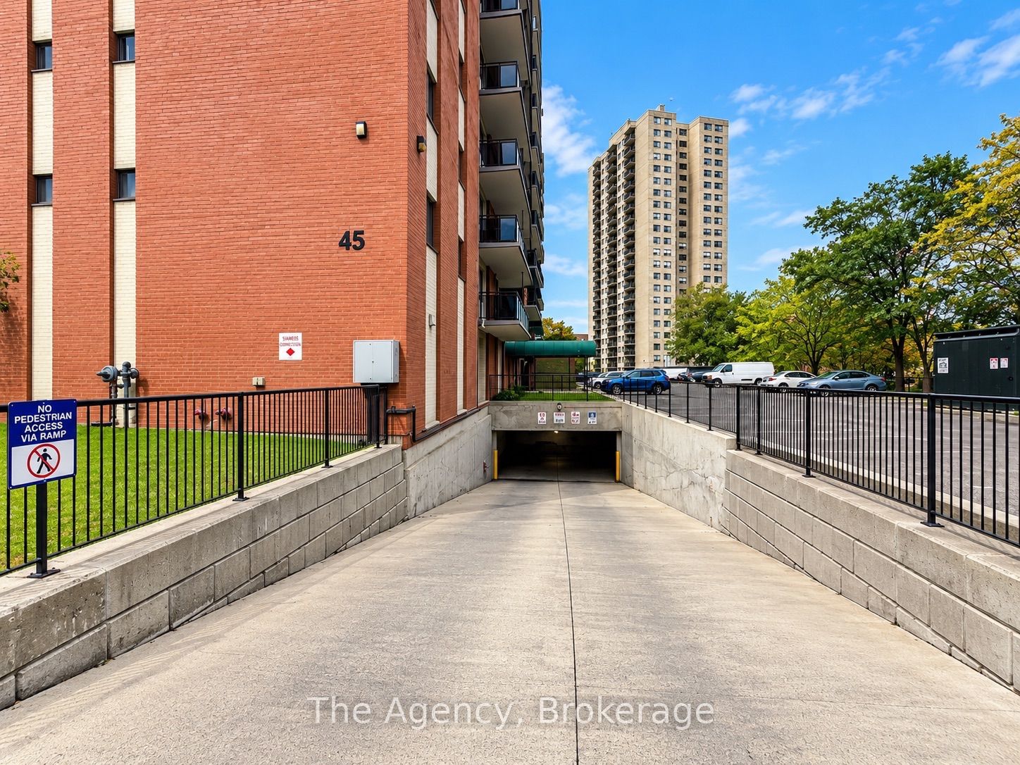 Unit 1009 - 45 Paisley Boulevard W, Mississauga 3