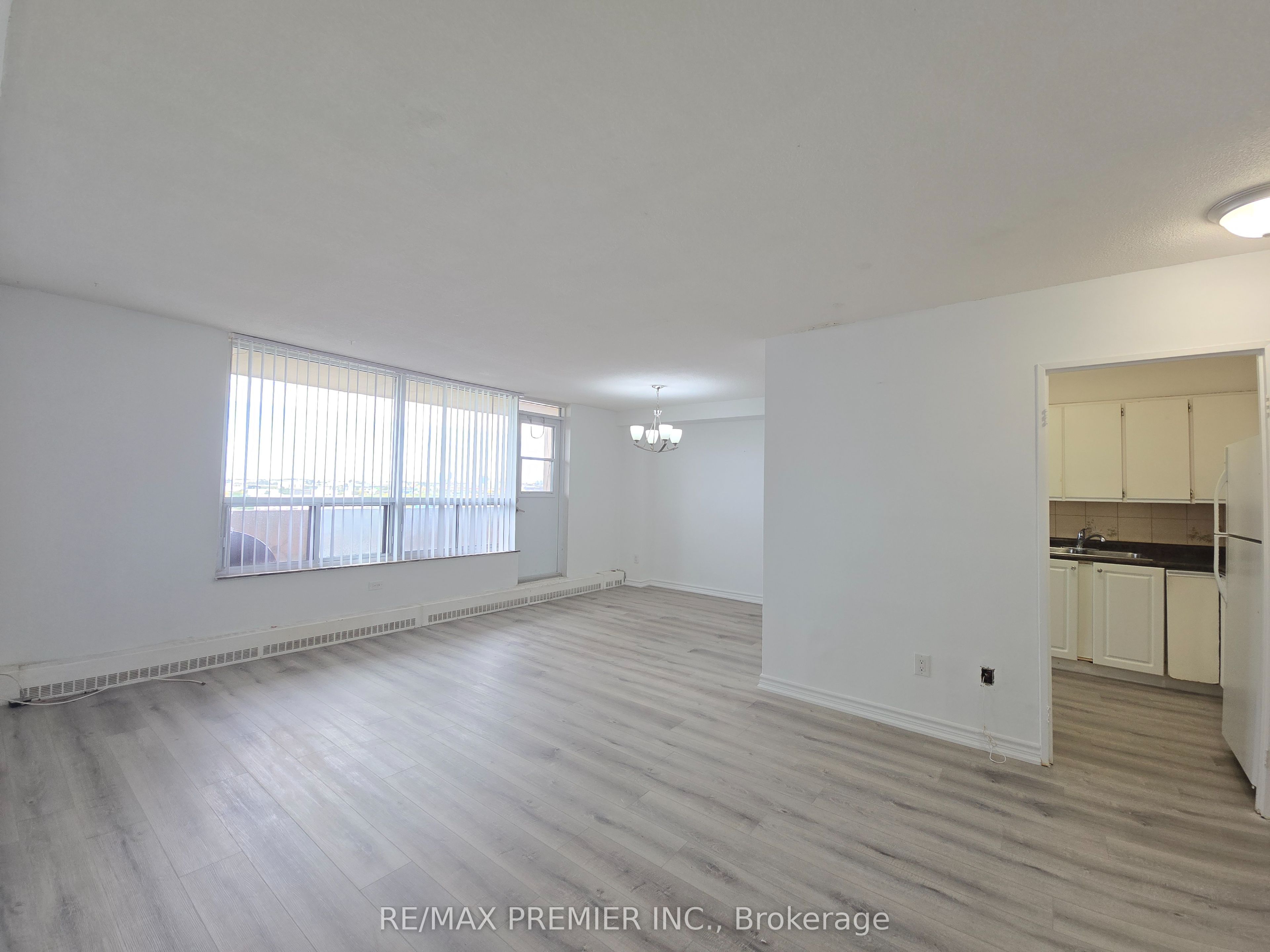 3390 Weston Road, North York 3