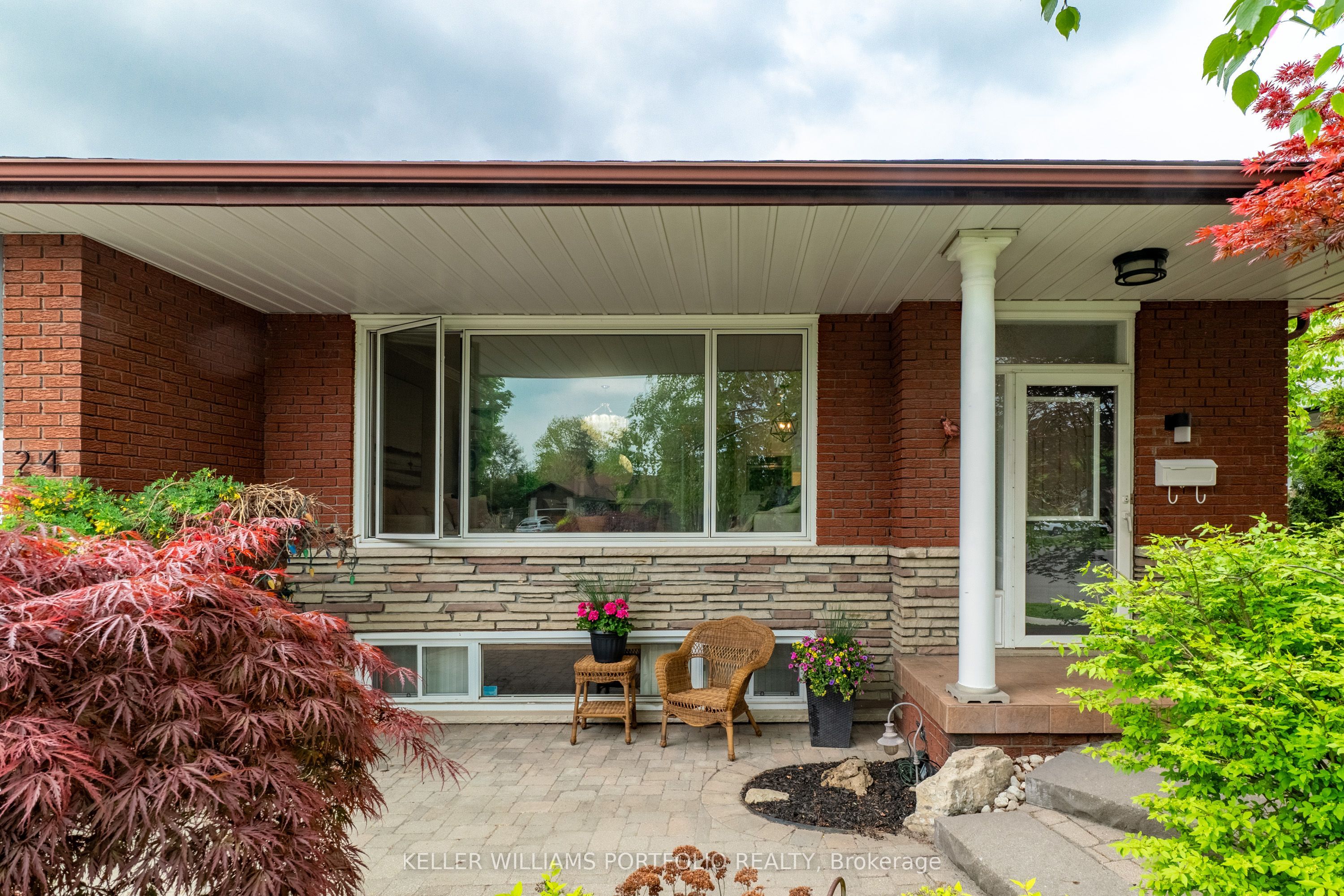 24 Faversham Cres, Etobicoke, Ontario M9C3X4 Sold History HouseSigma