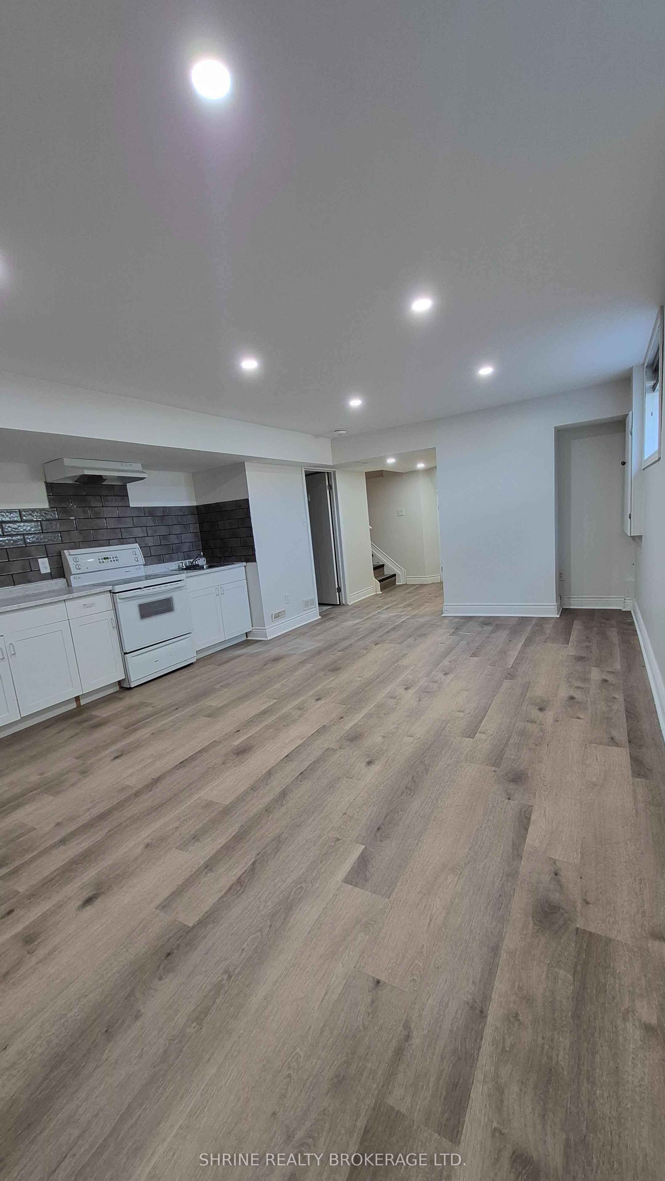 Unit Basement - 1961 Rollingacres Drive, London 5