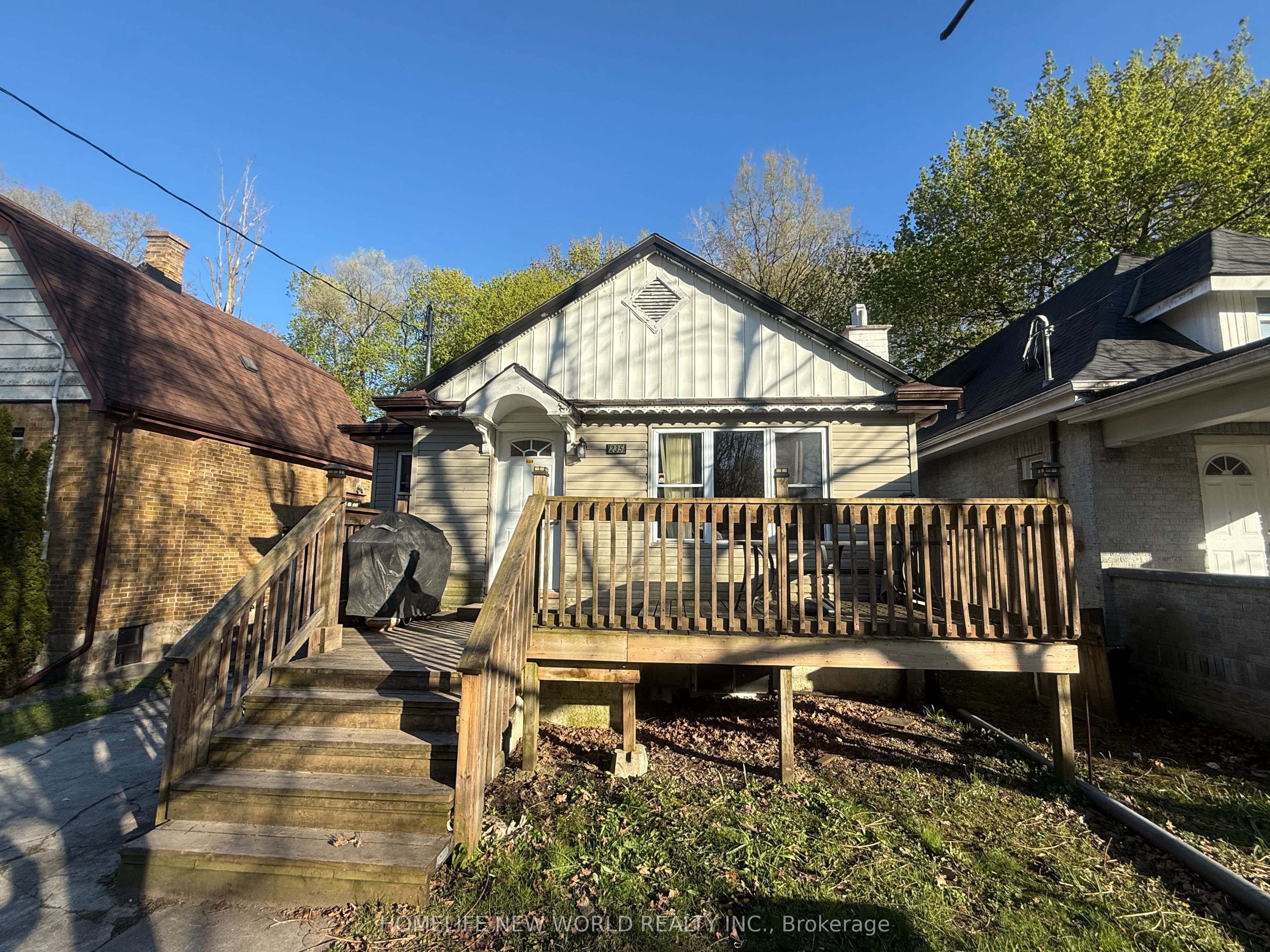 Unit Lower level - 235 Bernard Avenue, London 3
