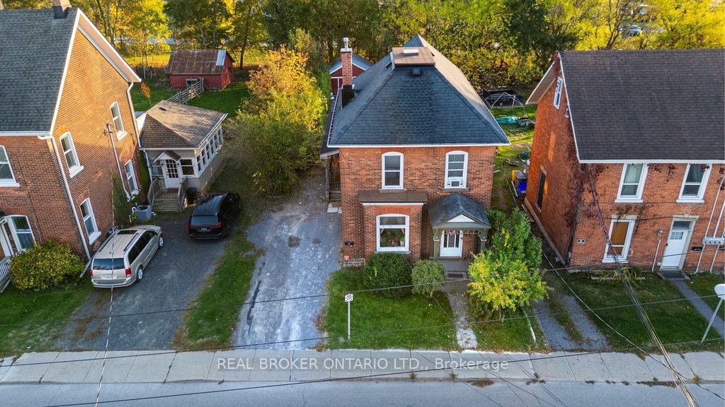 88 Moore Street, Carleton Place 2