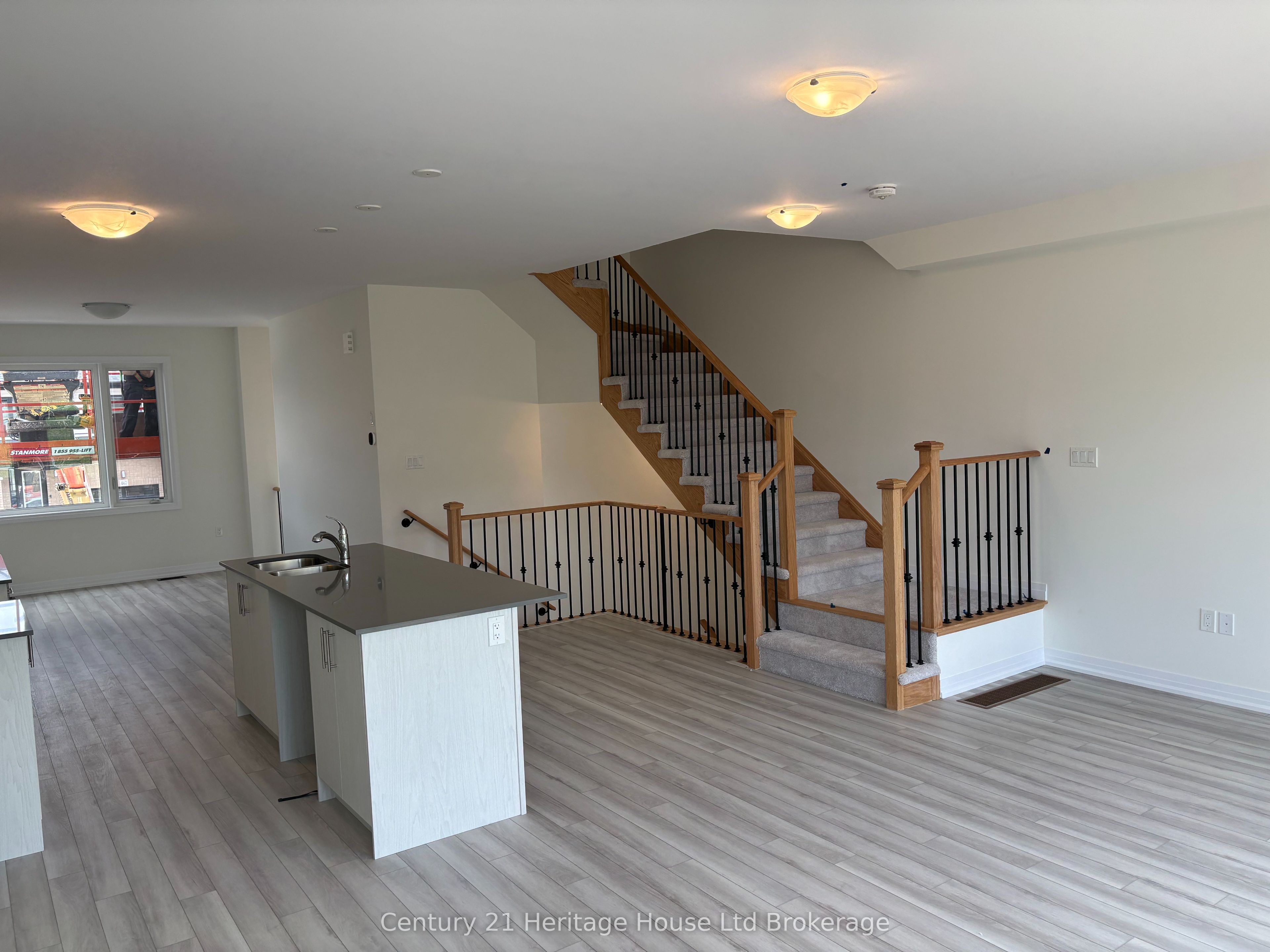 464 Jack Wilford Way, Woodstock 5
