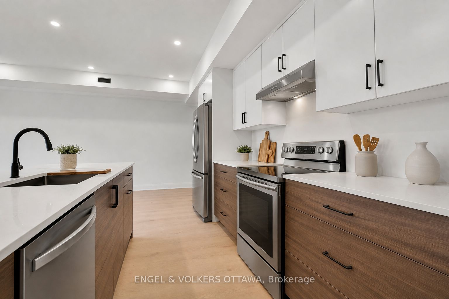 Unit 10 - 655 Donat Street N, Ottawa 5