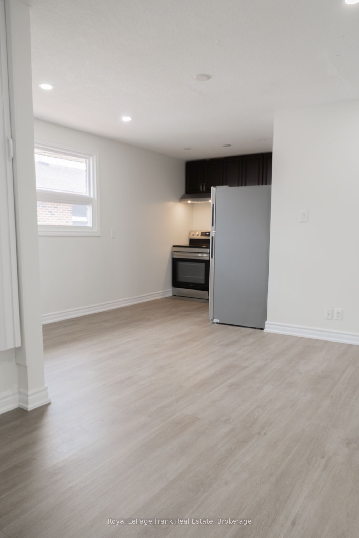 Unit 3 - 84 Mary Street W, Kawartha Lakes 4