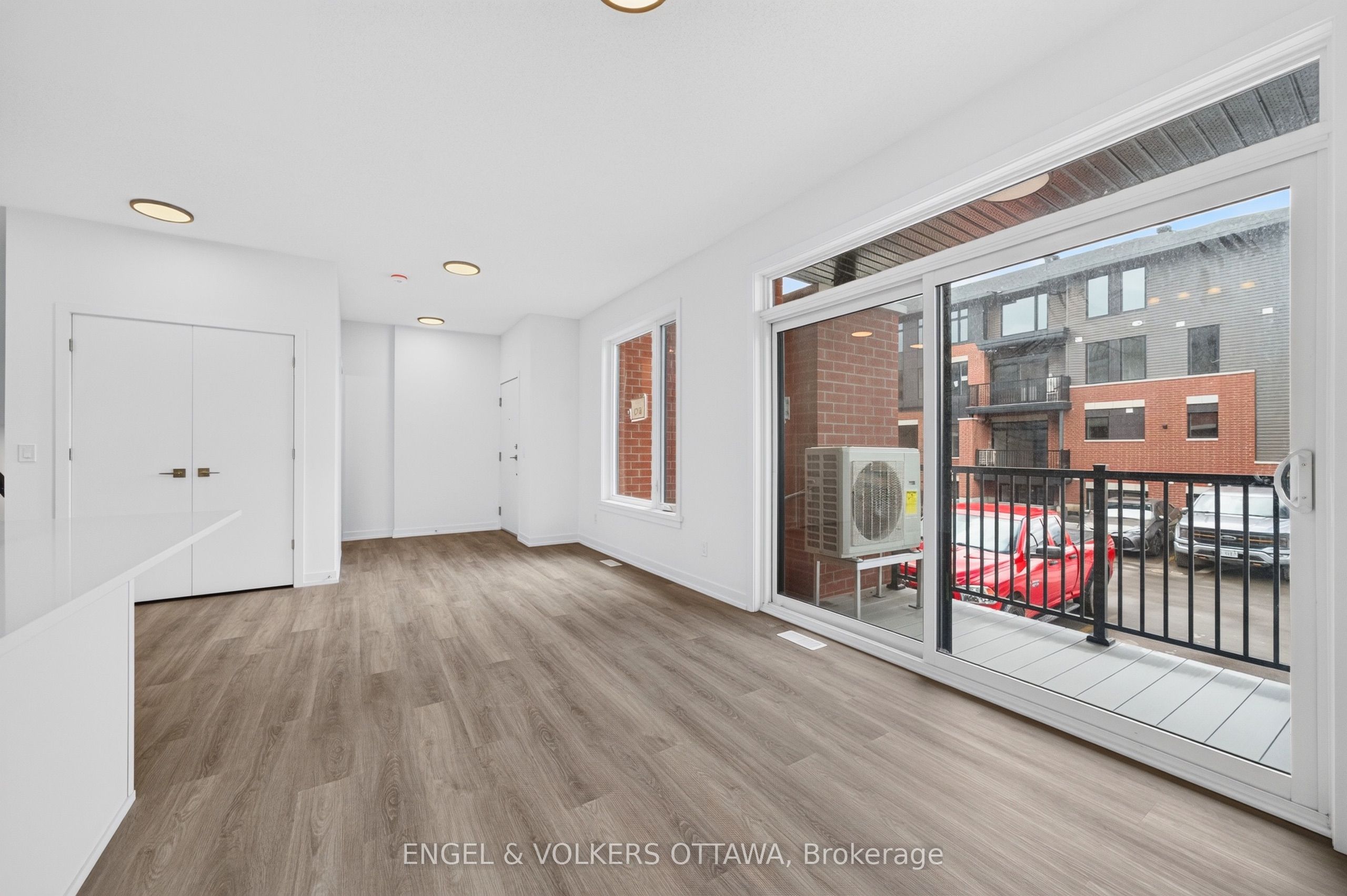 225 Stardust Private, Orleans-Gloucester 5