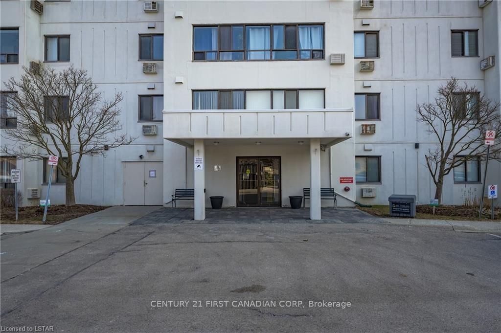 Unit 402 - 135 Baseline Road W, London 2