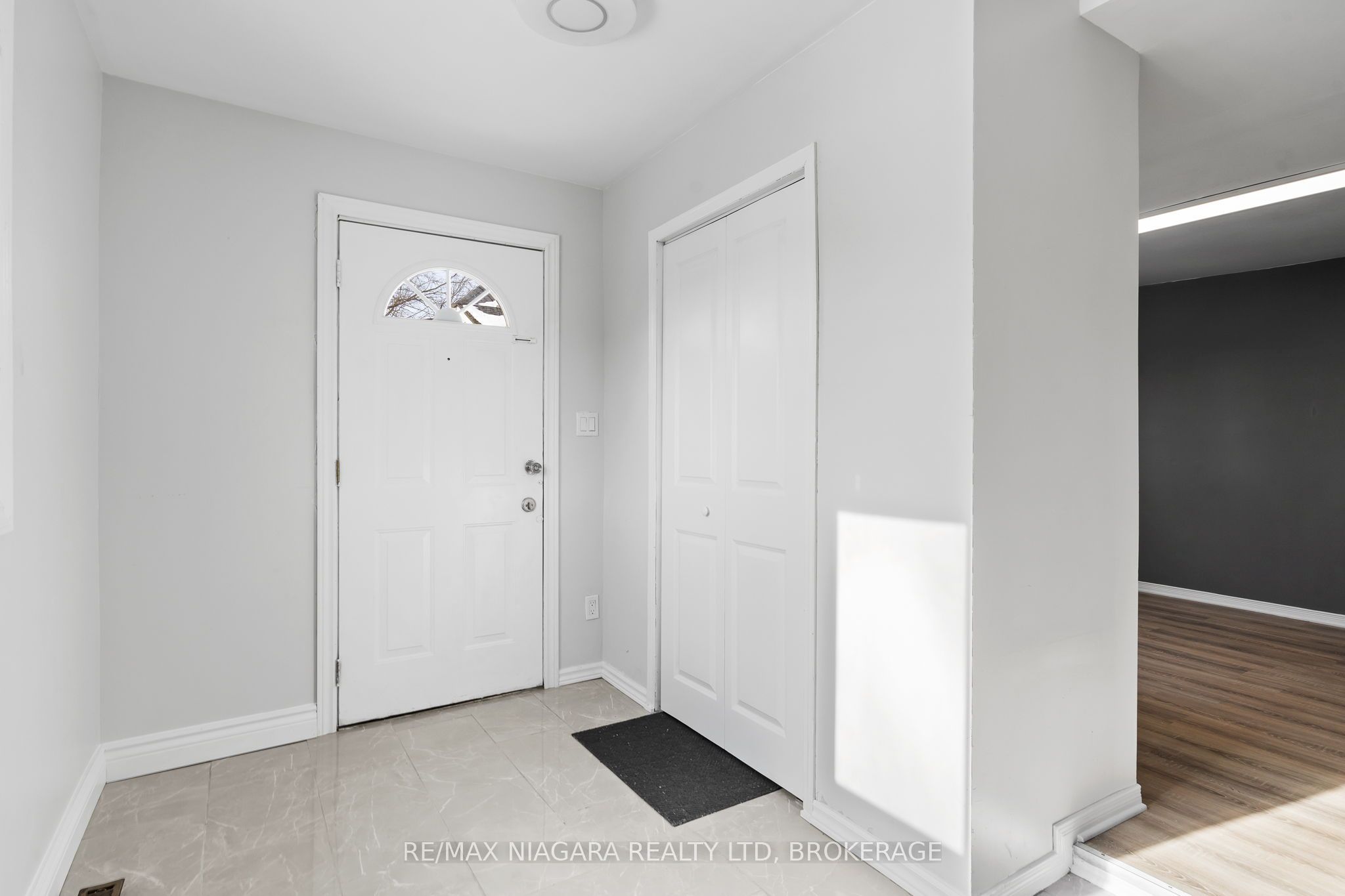 Unit 1 - 115 Kinnear Street, Port Colborne 3