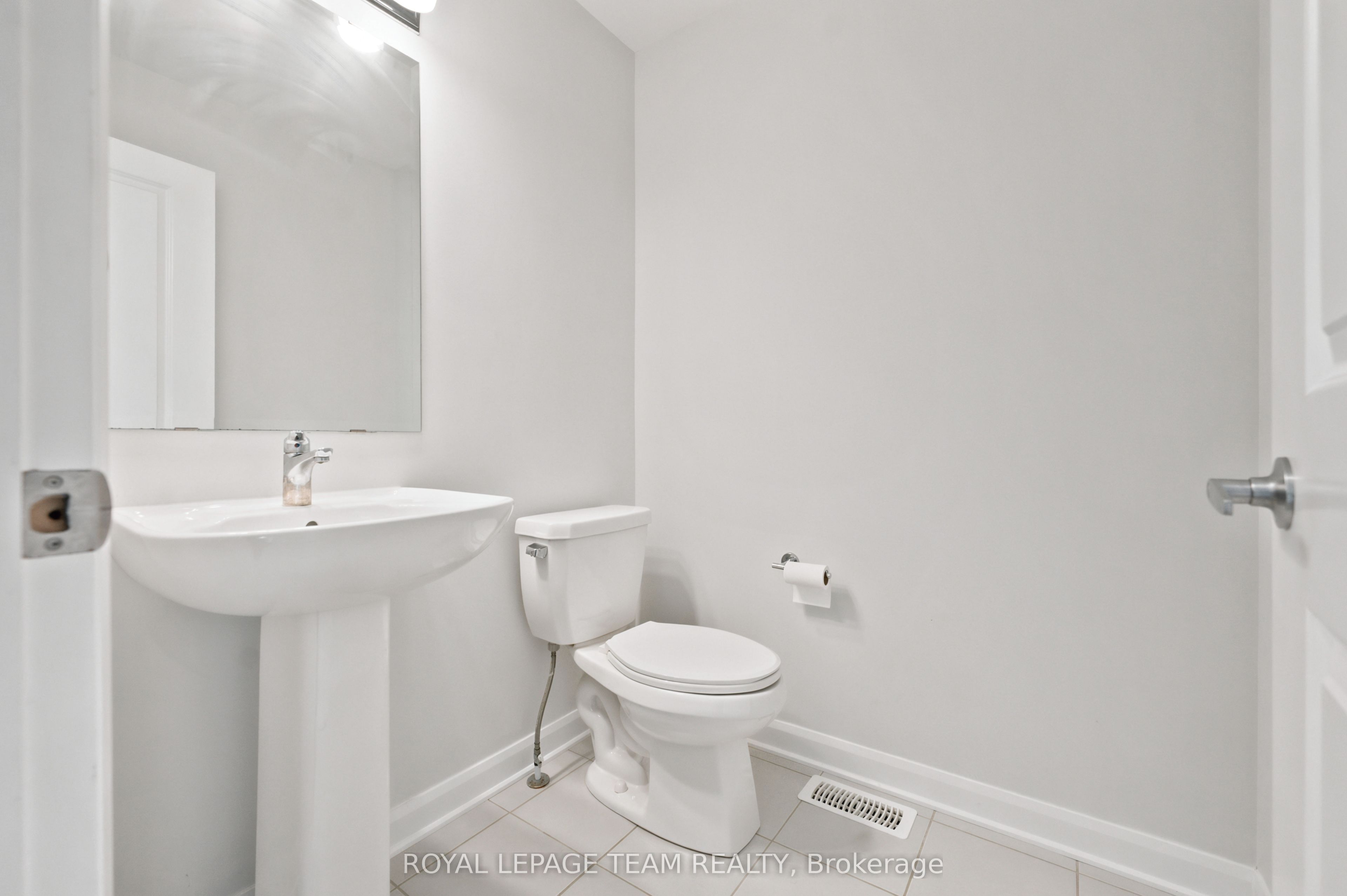 417 Silicon Way, Kanata 5