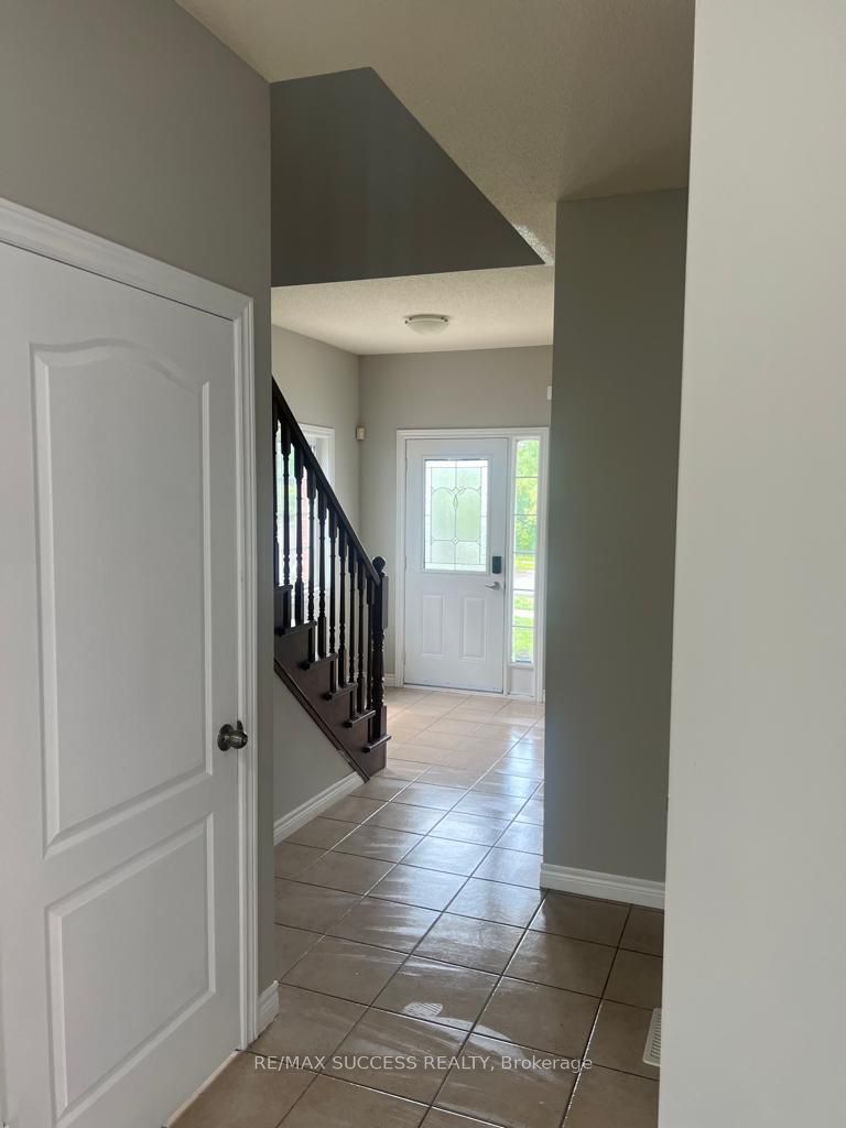 28 Dartmouth Gate, Stoney Creek 2