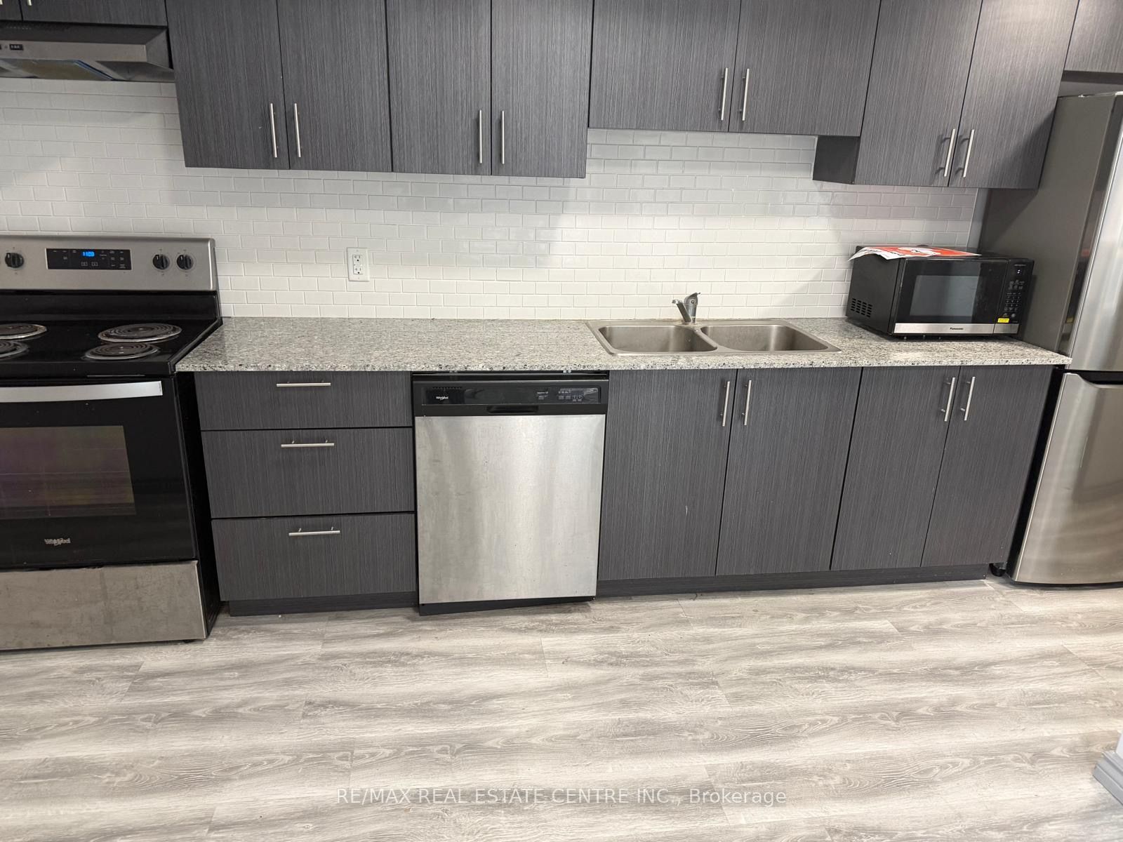 Unit B 104 - 275 Larch Street, Waterloo 3