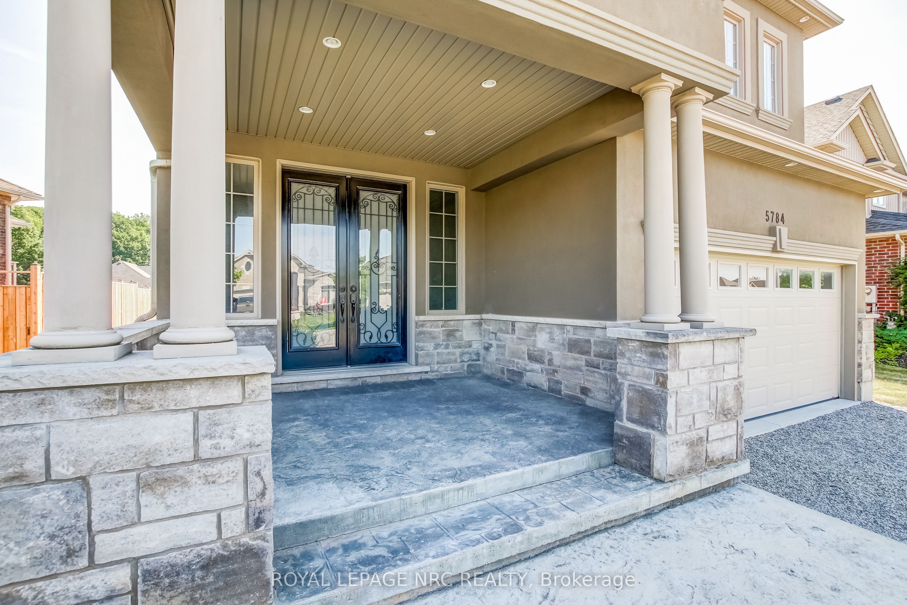 5784 Ironwood Street, Niagara Falls 2