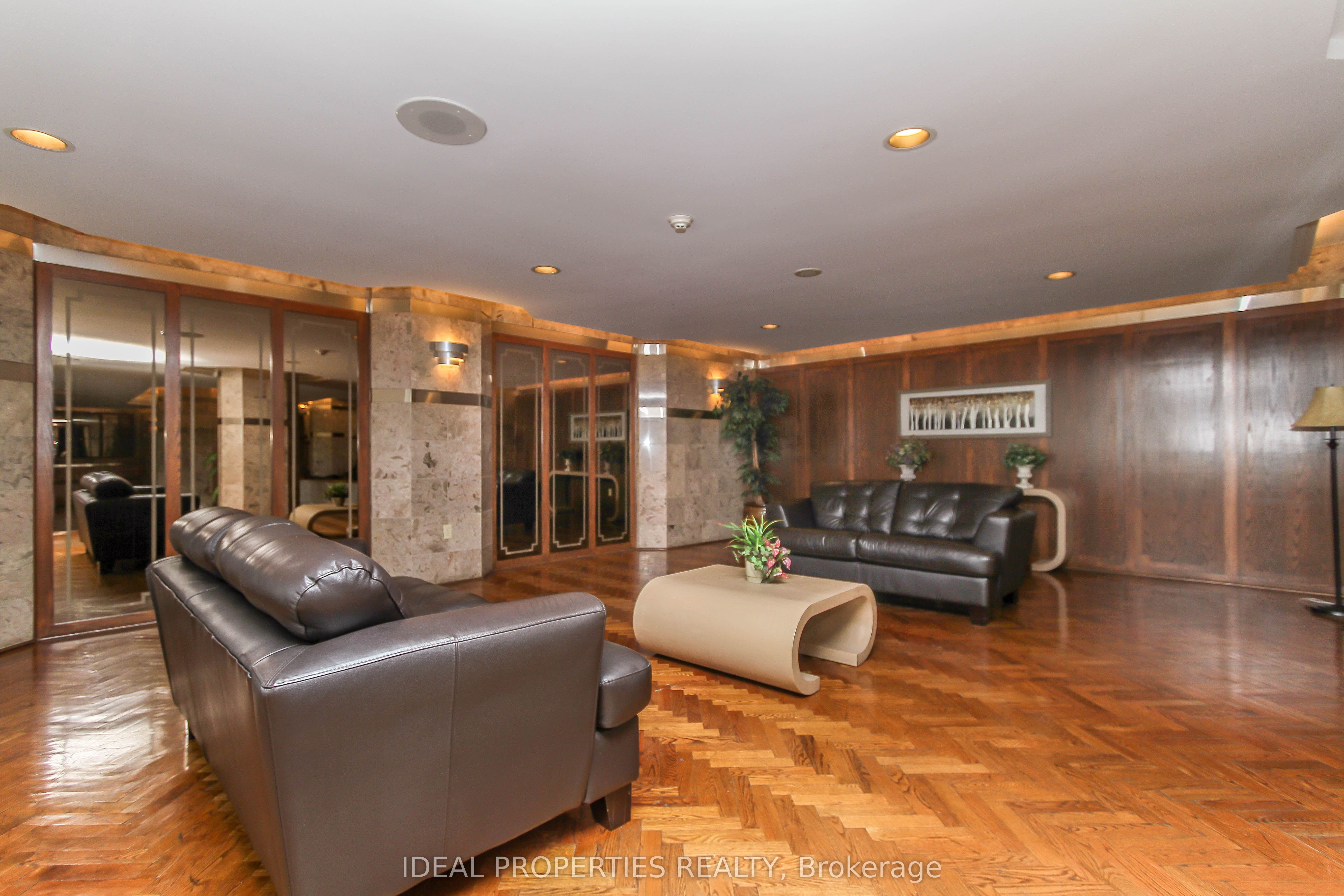 Unit 1701 - 2759 Carousel Crescent, Orleans-Gloucester 4