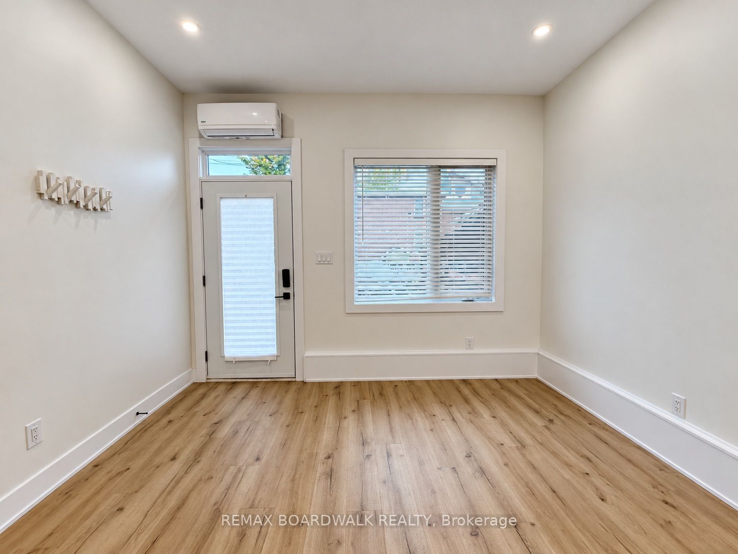 Unit 2B - 191 Hinchey Avenue, Ottawa 4