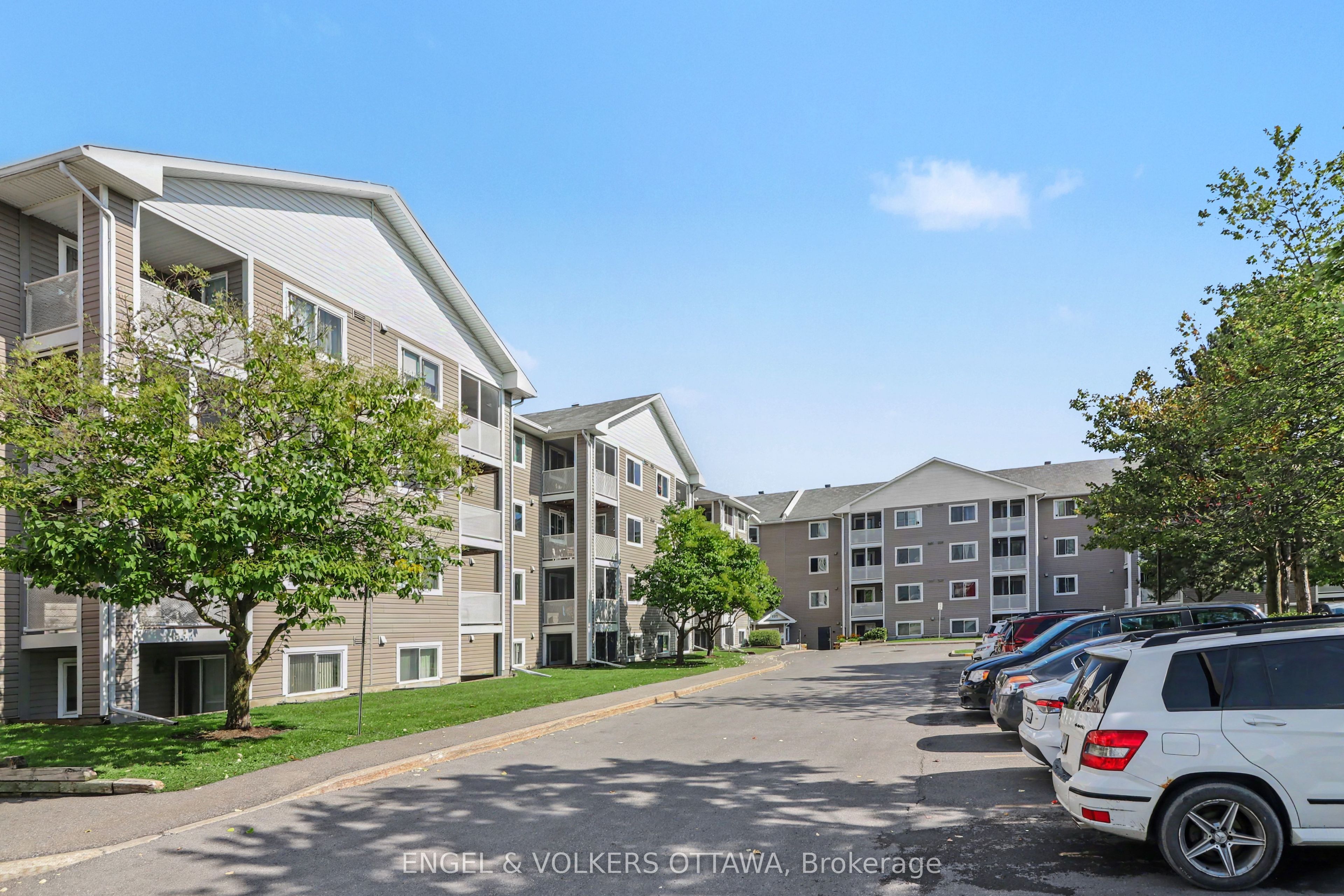 Unit 319 - 316 Lorry Greenberg Drive, Ottawa 2