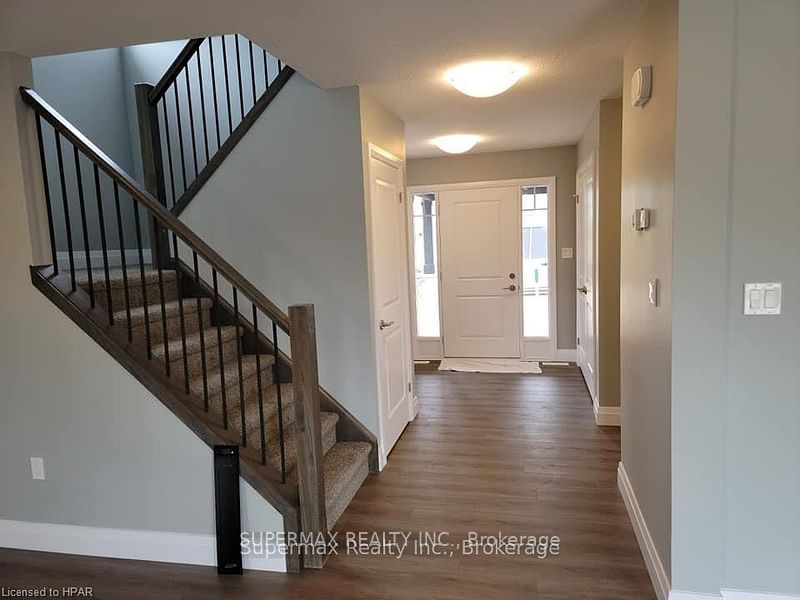 657 KETTER Way, Plympton-Wyoming 3