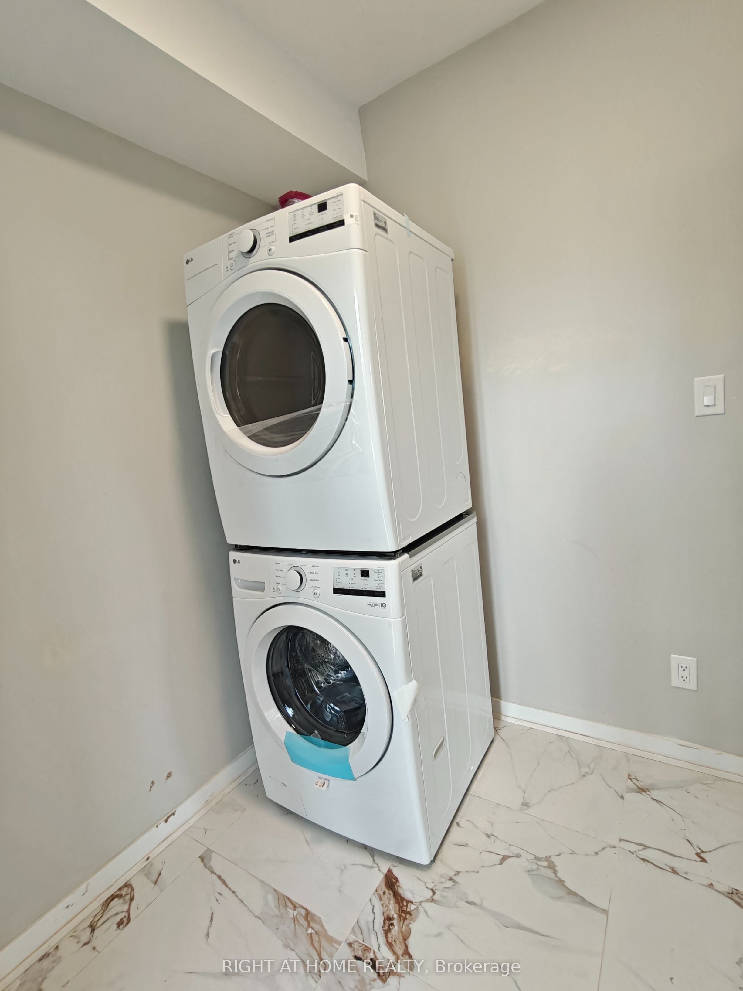 Unit A - 1332 Thames Street, Ottawa 2