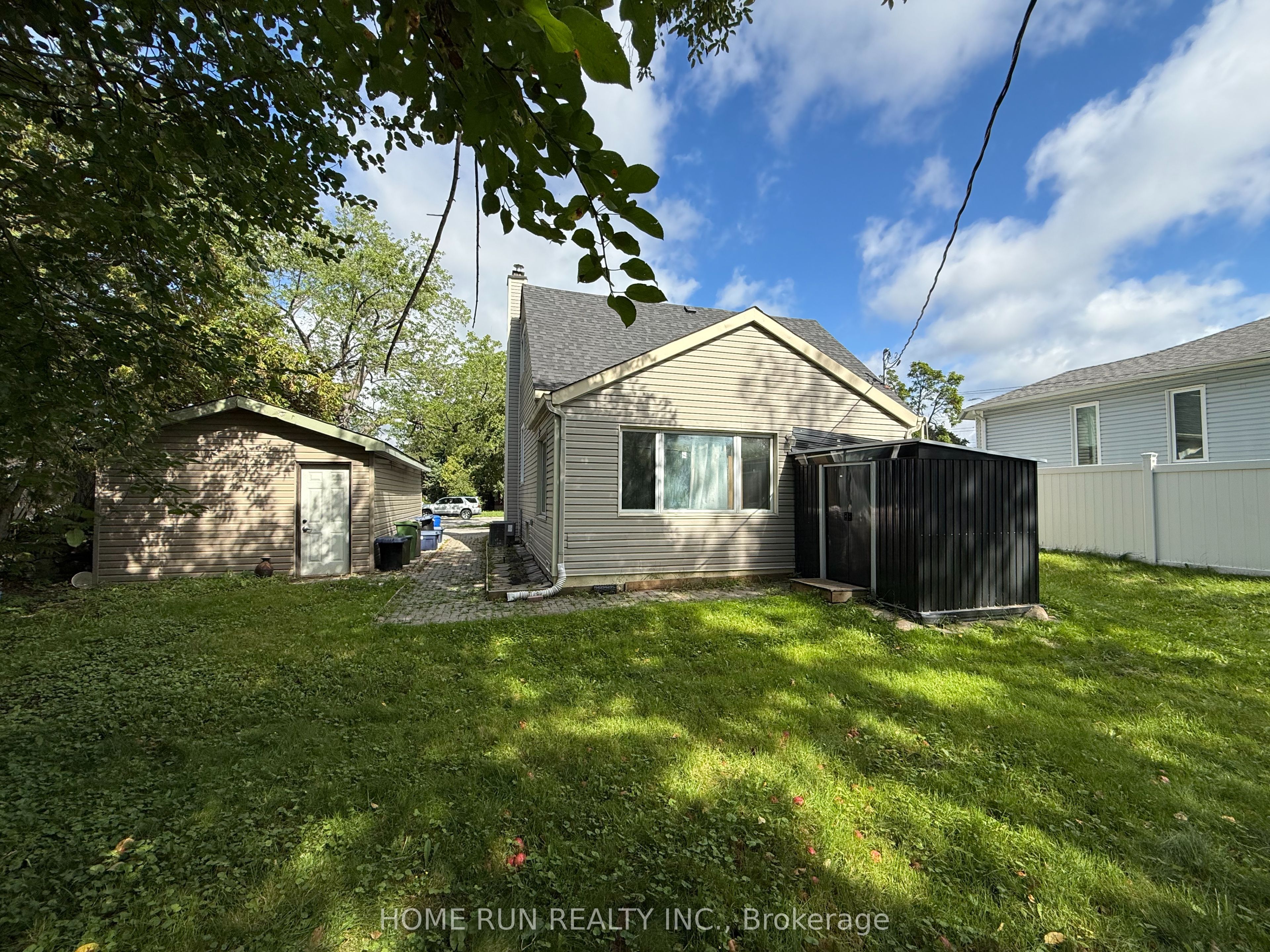 68 Meadowlands Drive W, Nepean 3