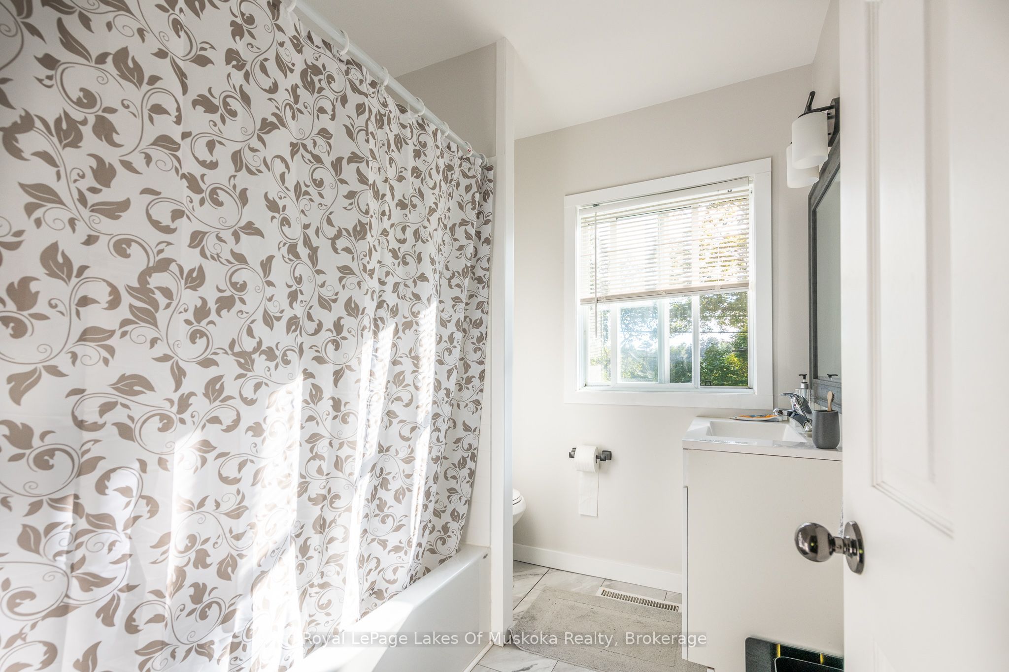 Unit Upper - 462 Muskoka 3 Road N, Huntsville 4