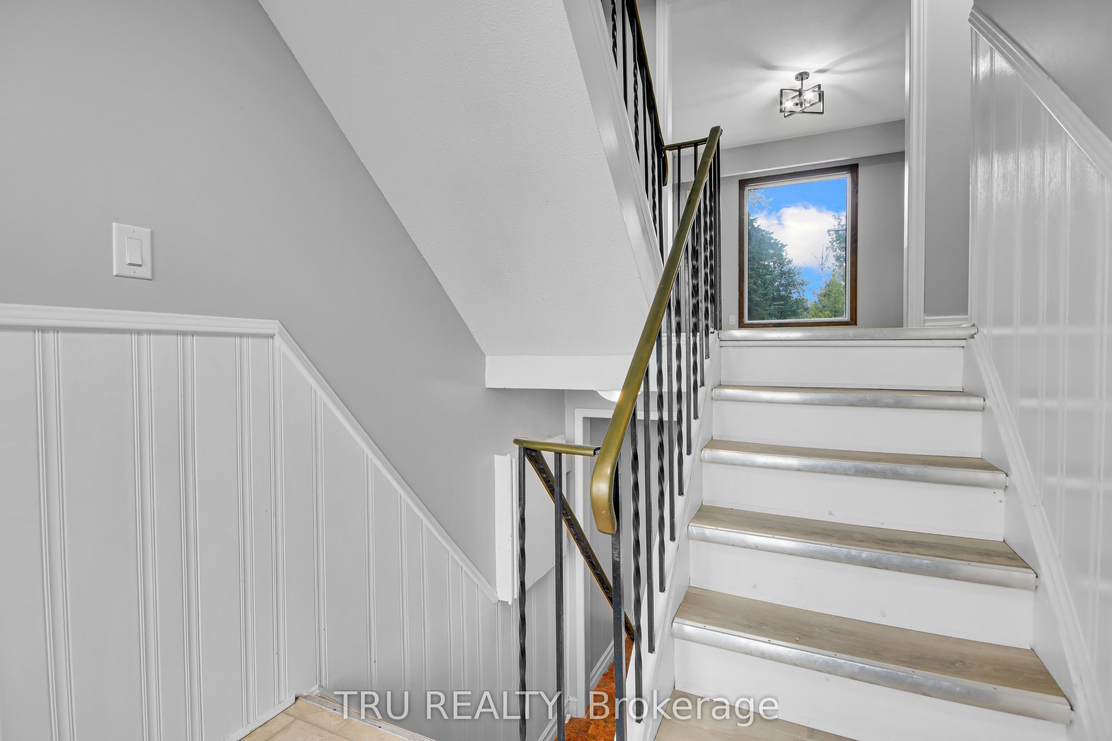 52 Greenboro Crescent, Ottawa 3