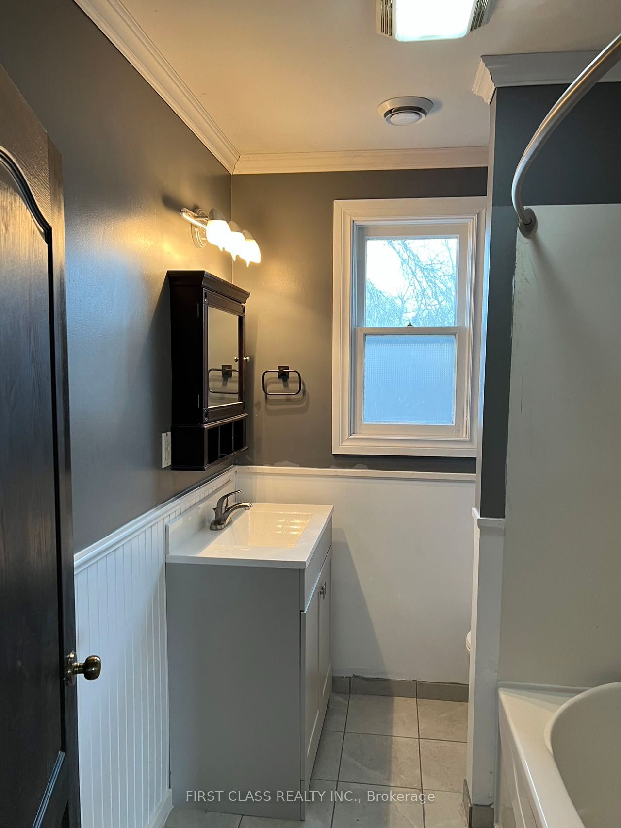 64 Dominion Road, Fort Erie 5