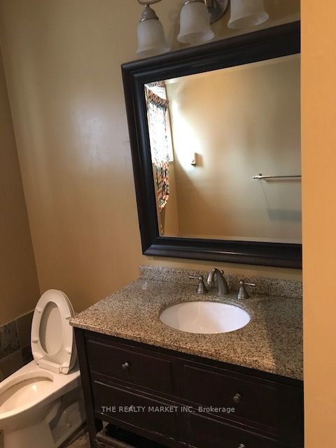 Unit upper level - 383206 20 Side Road, Amaranth 5