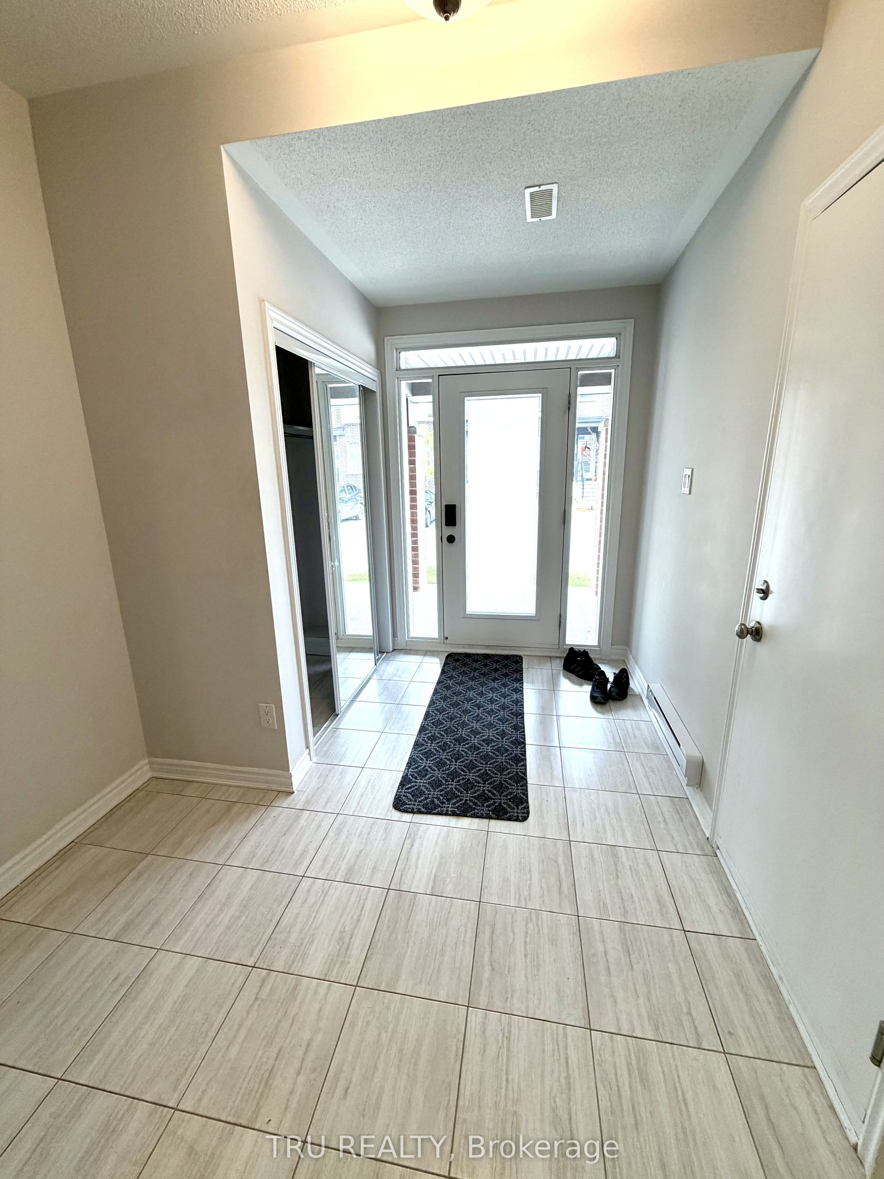 805 Kiniw Private, Ottawa 2