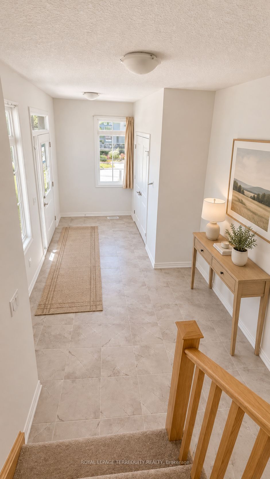 2 Elite Crescent, Haldimand 4