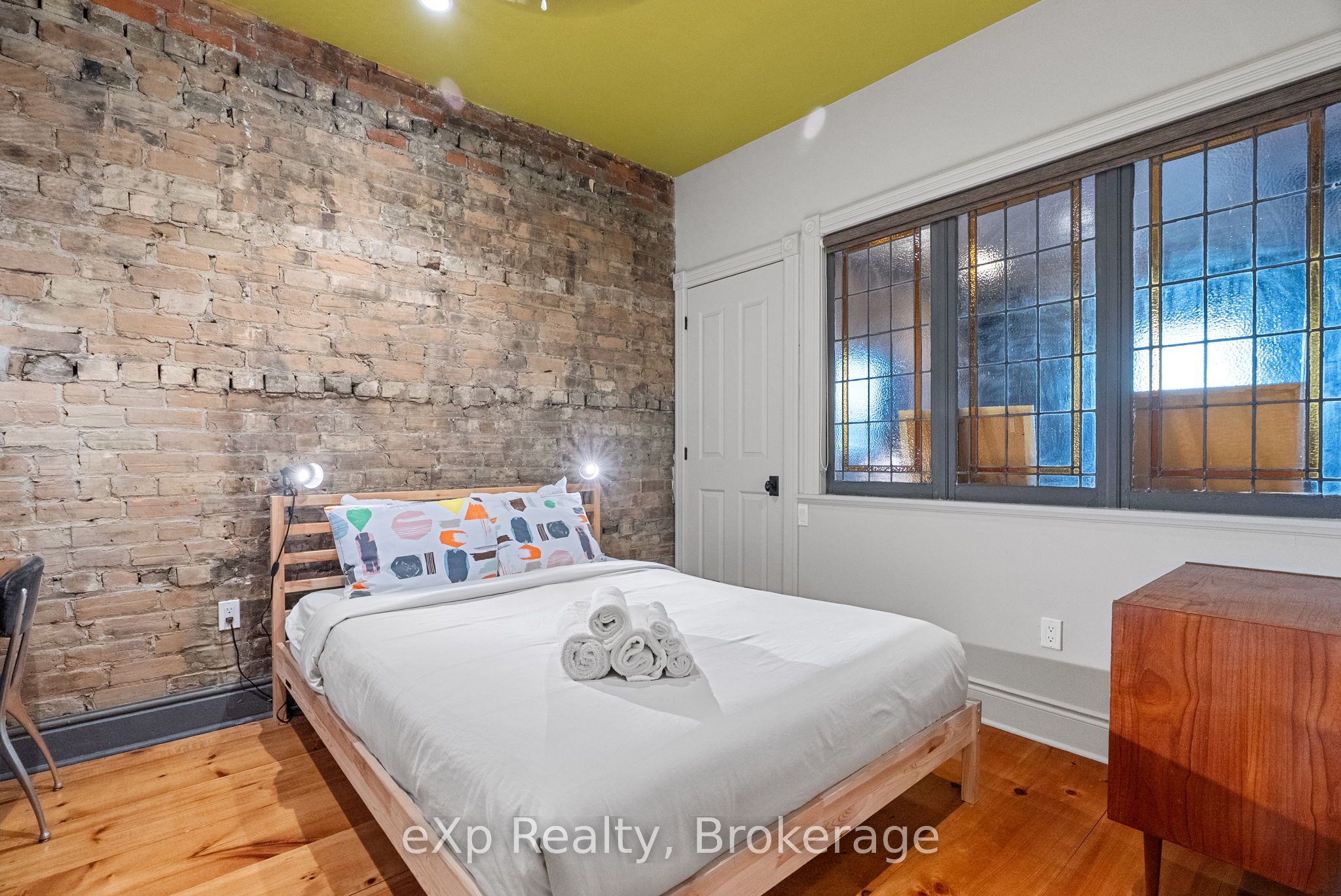 Unit 5 - 94 Wellington Street, Stratford 2