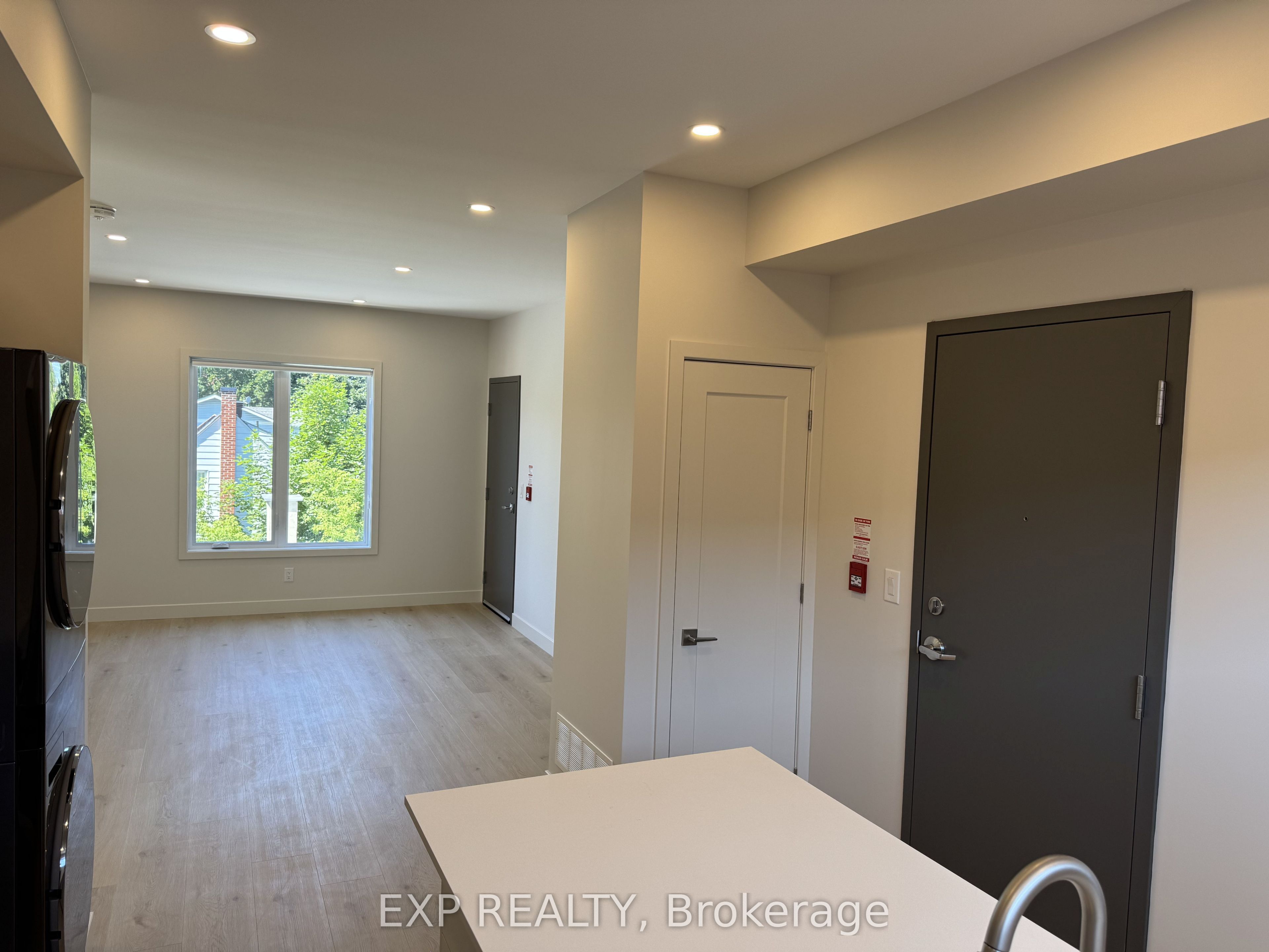 Unit 6 - 1301 Dorchester Avenue, Ottawa 2