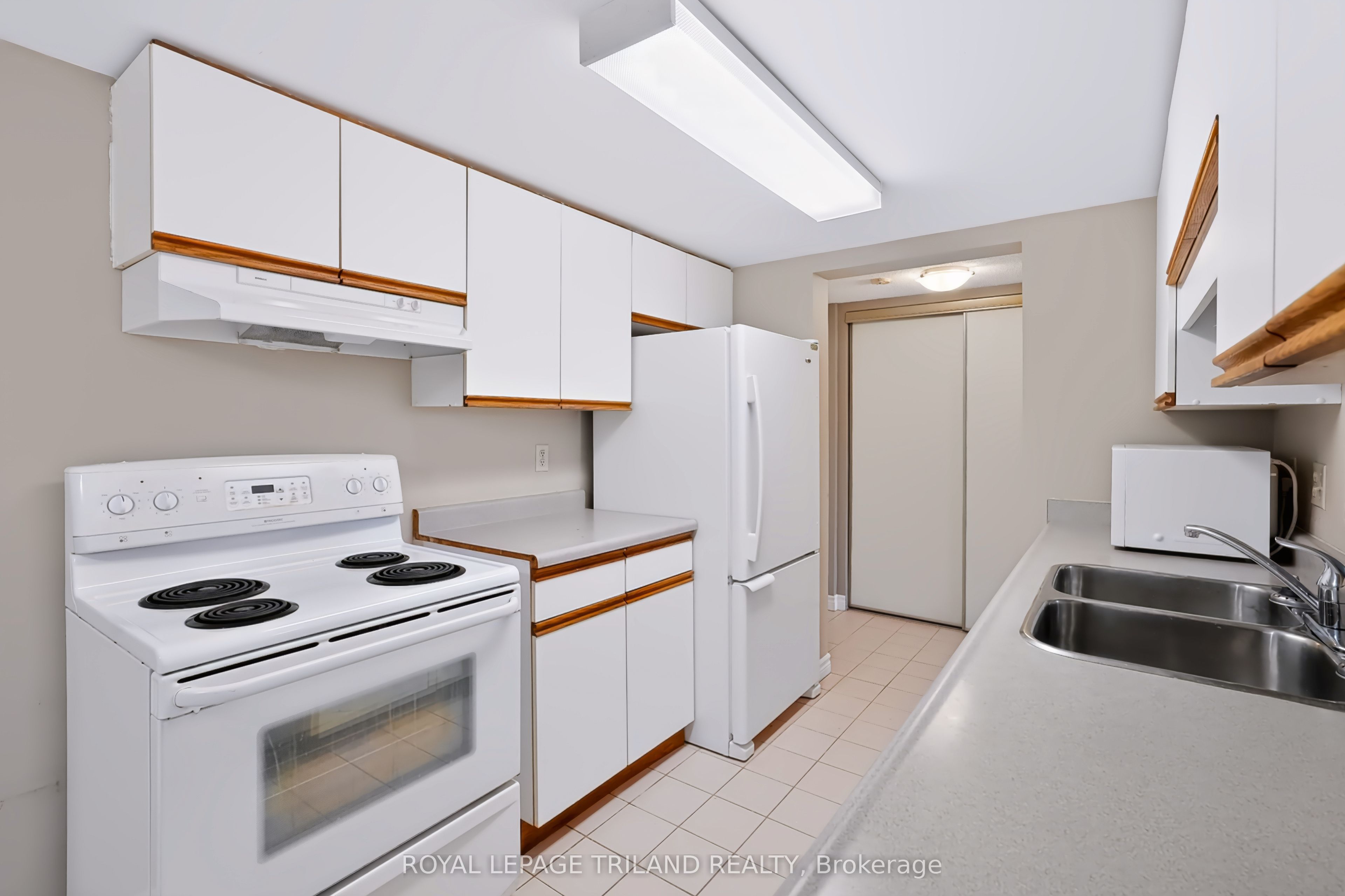 Unit 307 - 1510 Richmond Street, London 5