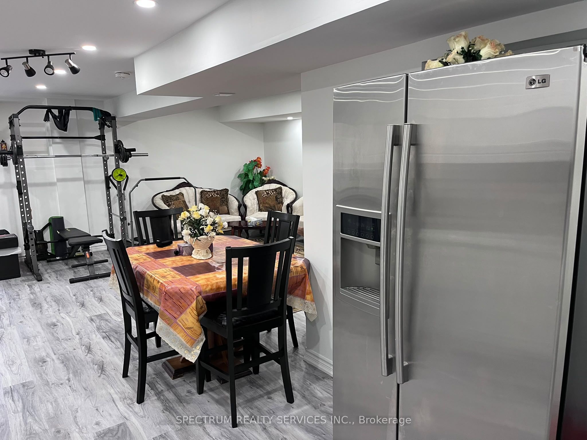 Unit Basement - 84 Blue Mountain Drive, Glanbrook 4