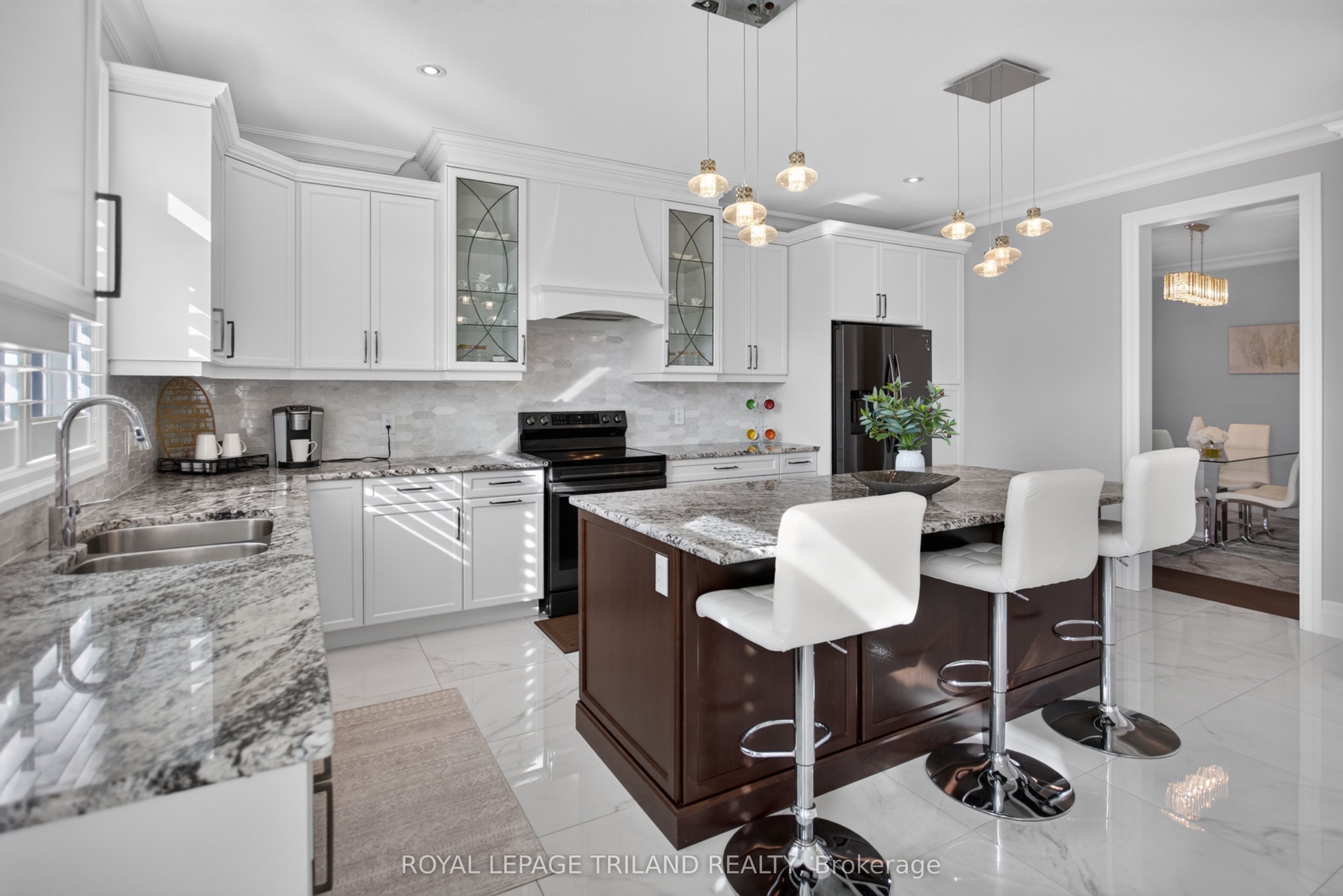 6515 French Avenue, London 5