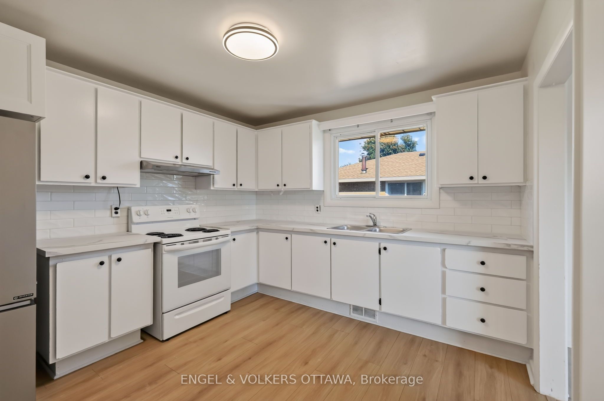 Unit B - 1132 Clyde Avenue, Ottawa 2