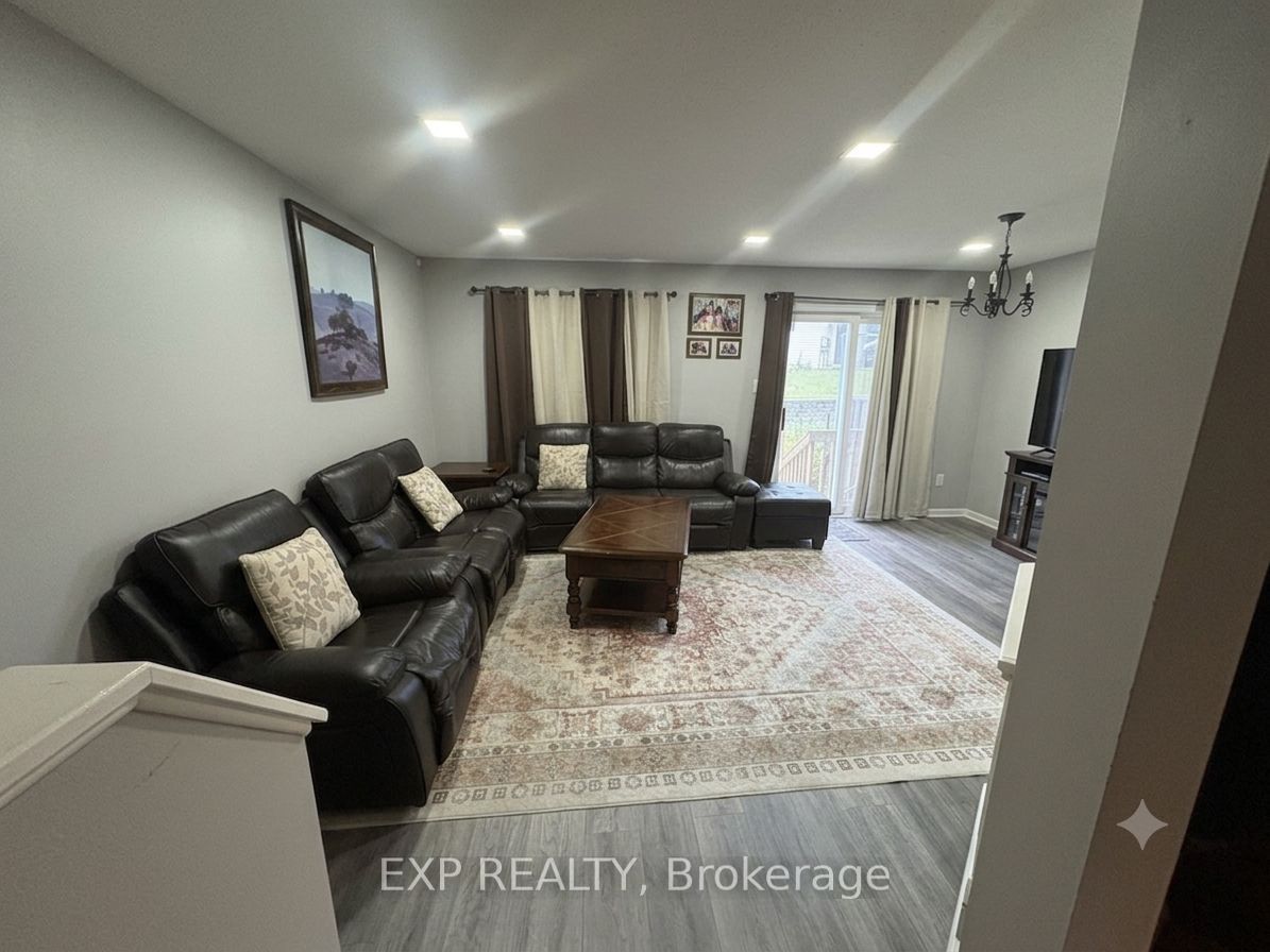 478 Claridge Drive, Nepean 4