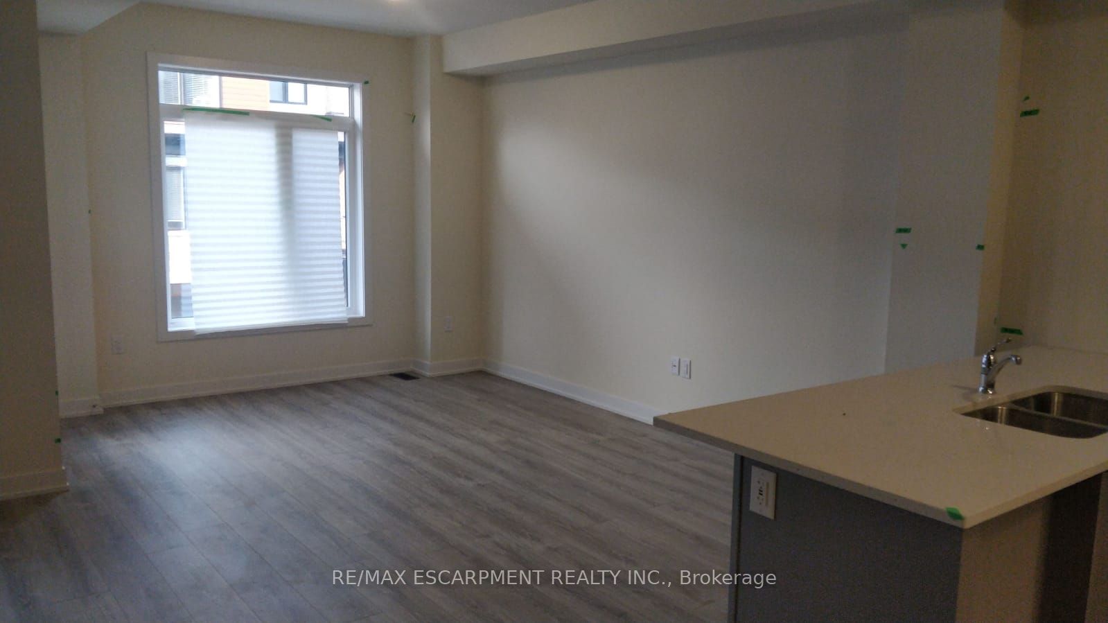 Unit 122 - 590 North Service Road E, Stoney Creek 2