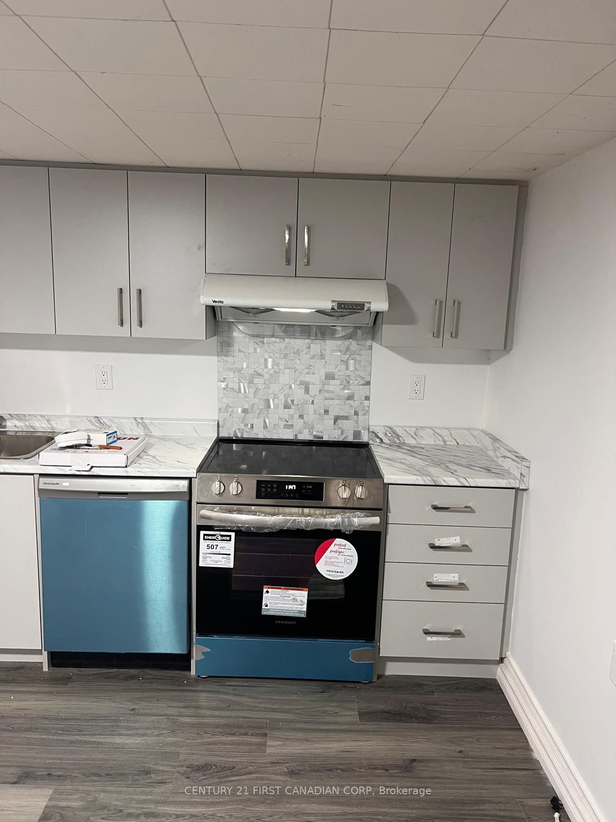Unit Basement - 231 Baseline Road W, London 2