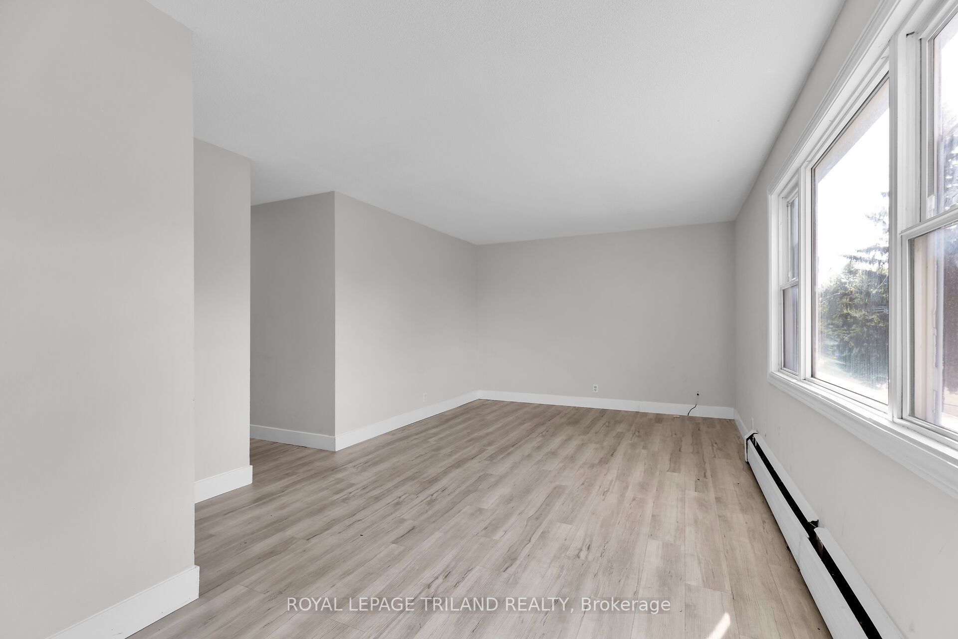 Unit 4 - 1566 Allen Place, London 2