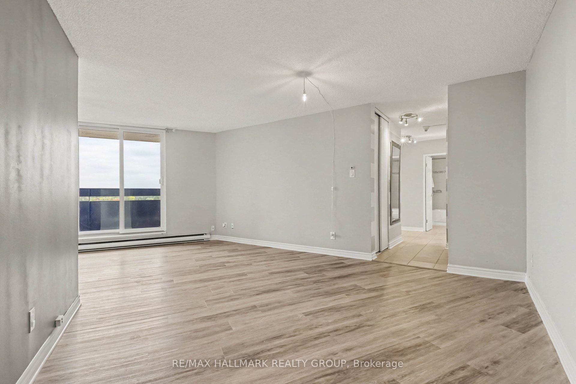 Unit 801 - 2020 Jasmine Crescent, Orleans-Gloucester 4