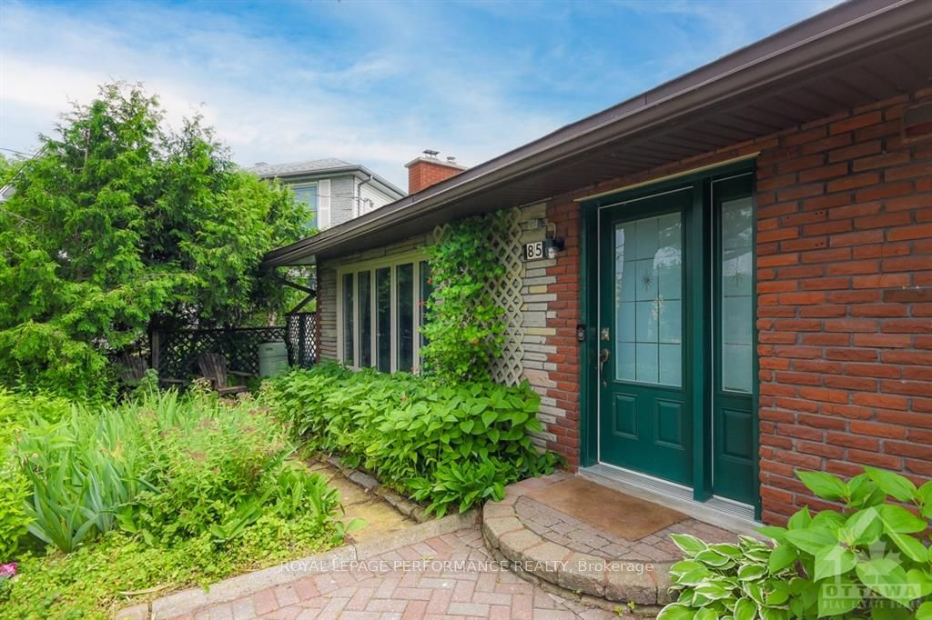 85 CROWNHILL Street, Orleans-Gloucester 2