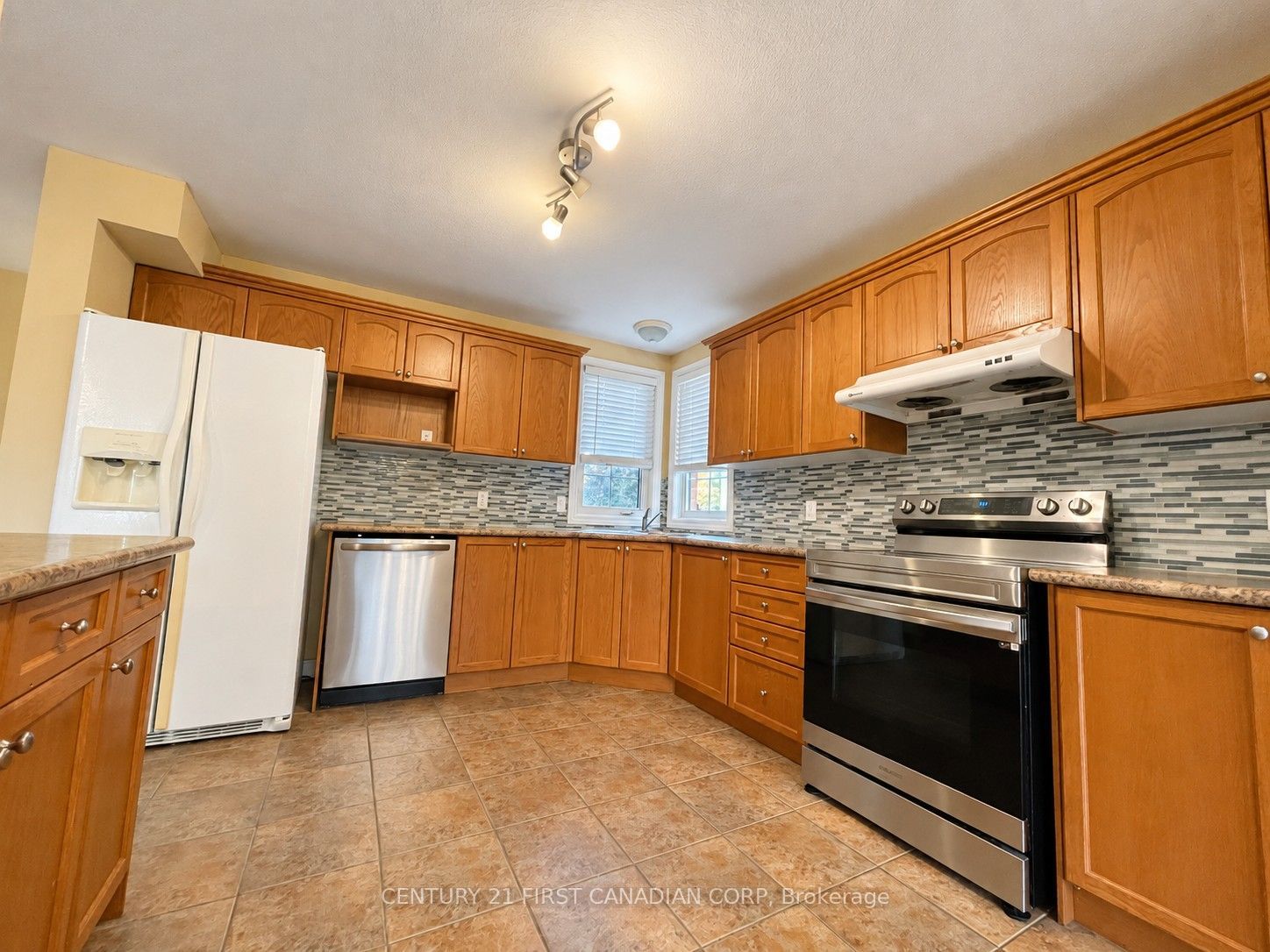 2052 Blackwater Road, London 5