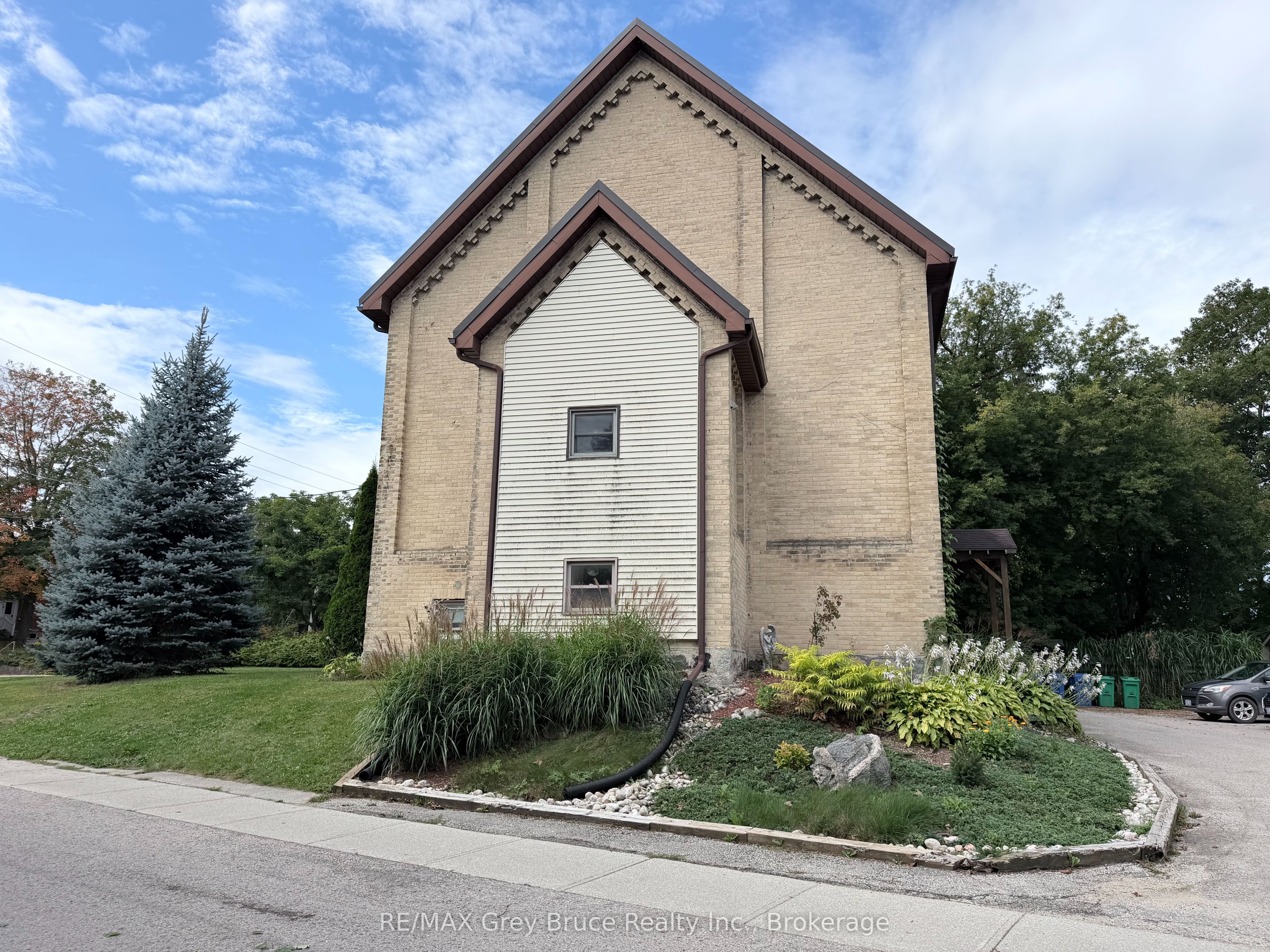 Unit Unit 5 - 108 Queen Street N, West Grey 3