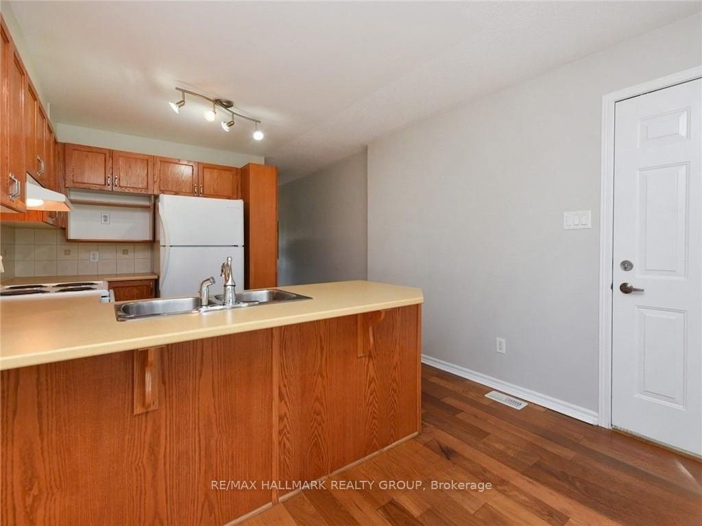 386 Crownridge Drive, Kanata 5