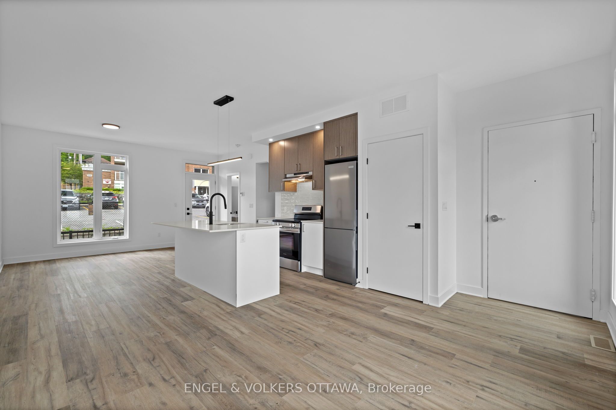 Unit D - 1258 Marenger Street, Orleans-Gloucester 3